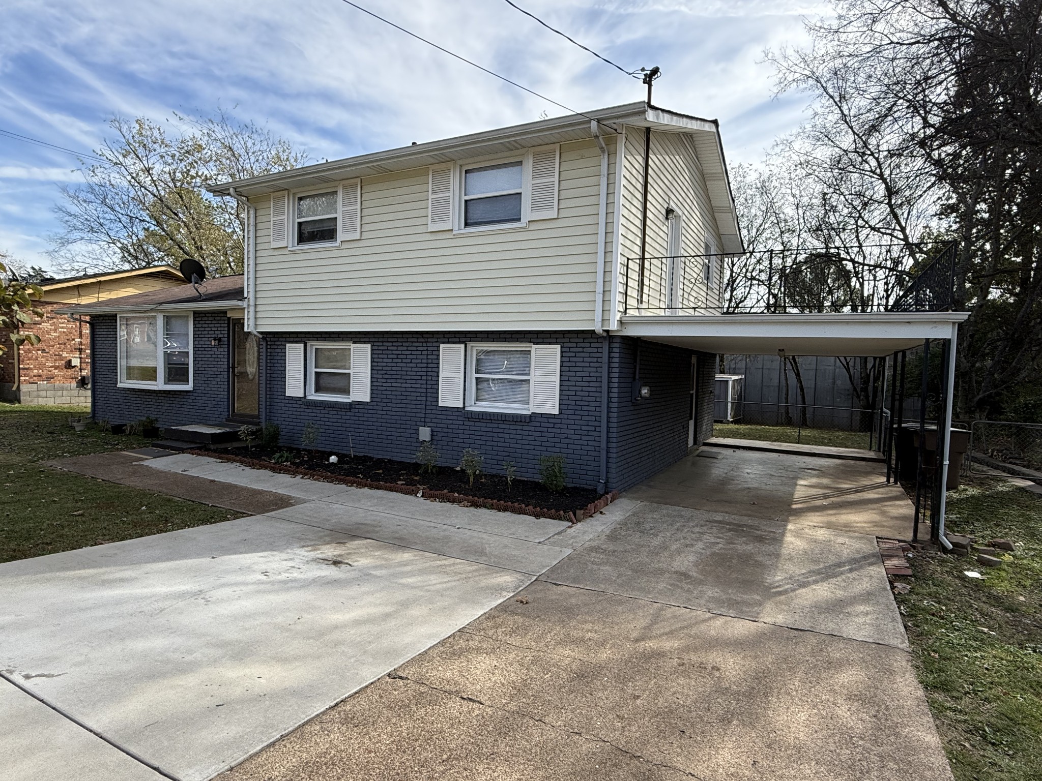 3240 Doverside Dr Property Photo 5