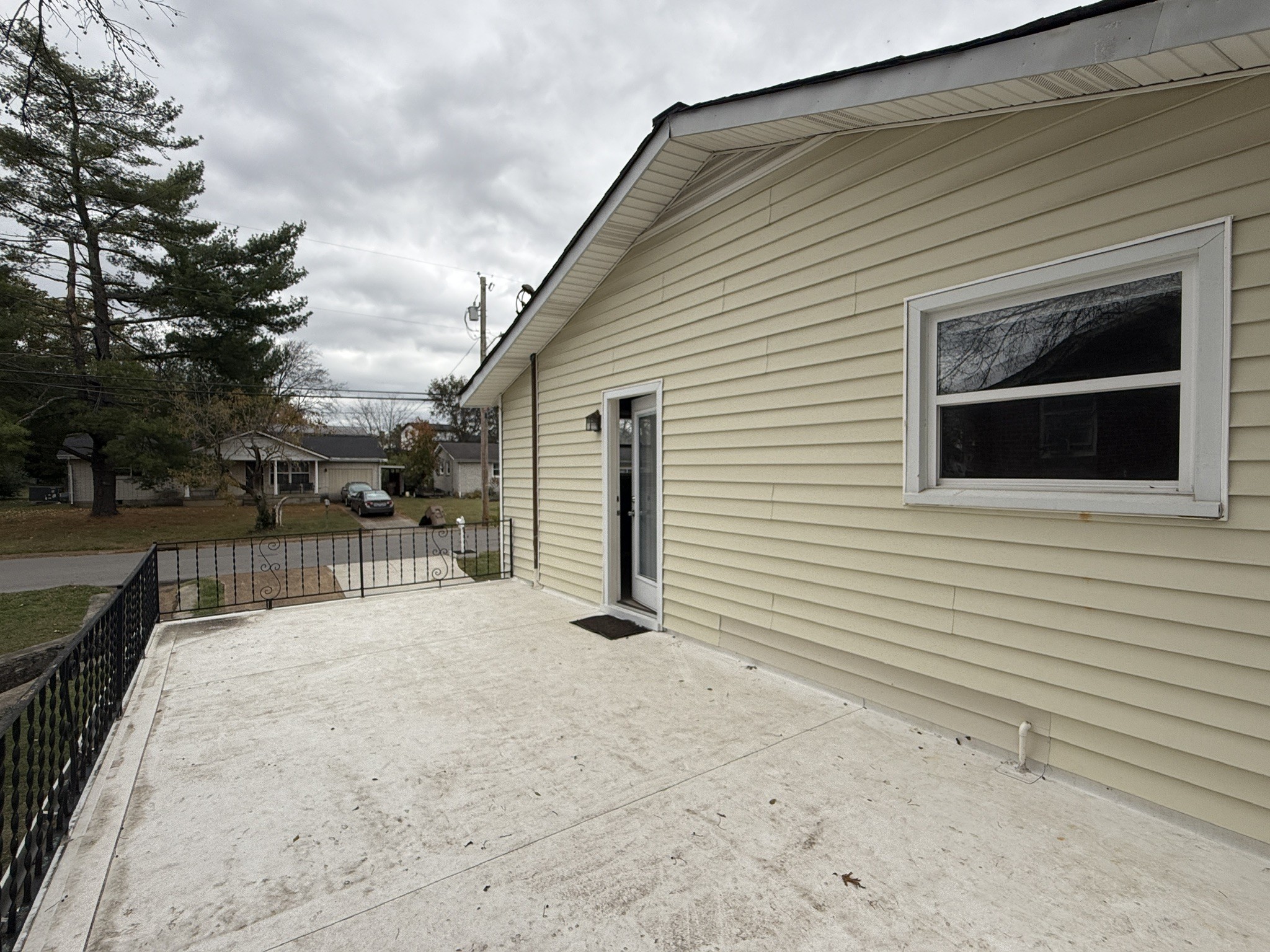 3240 Doverside Dr Property Photo 19