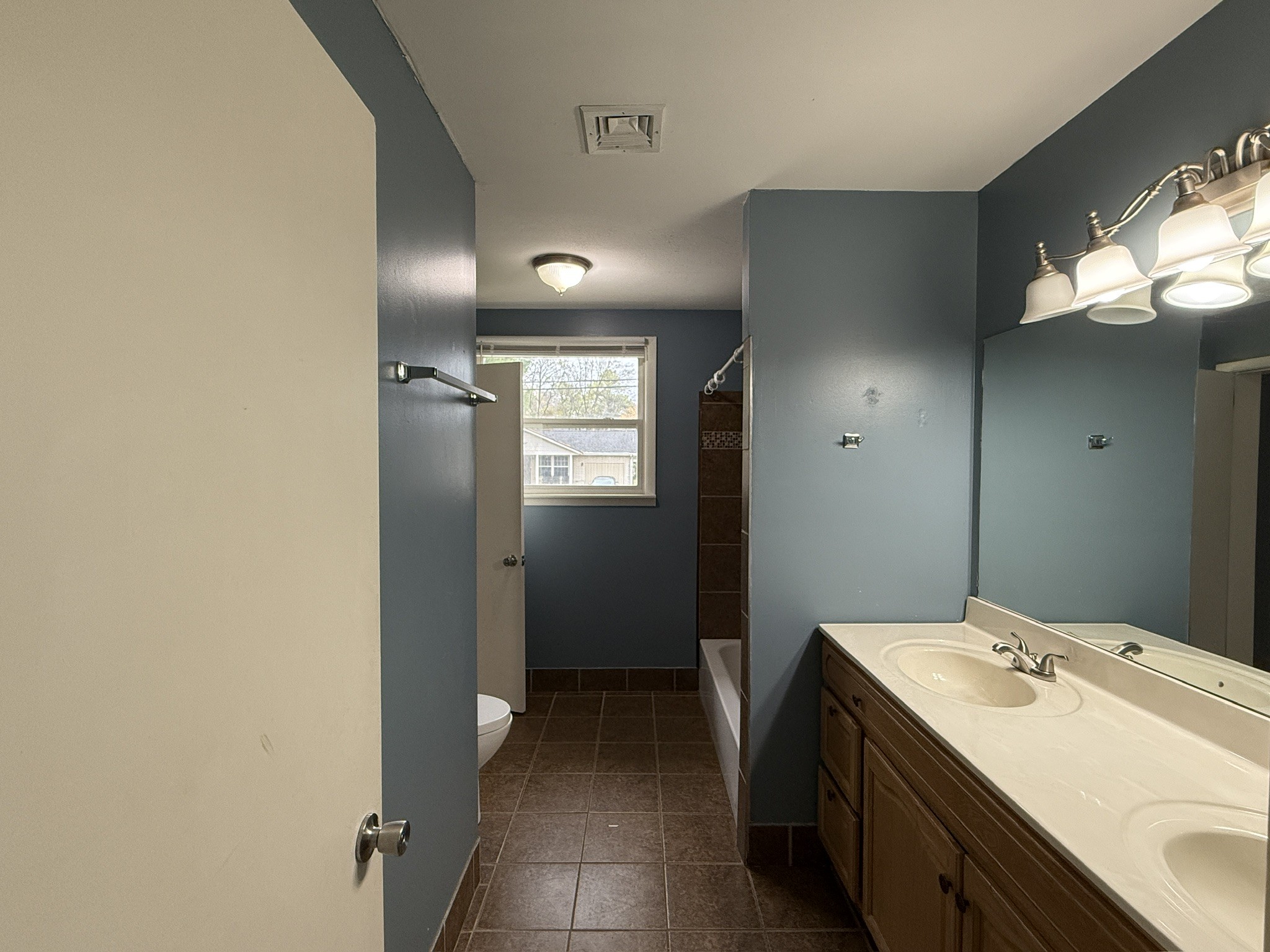 3240 Doverside Dr Property Photo 23