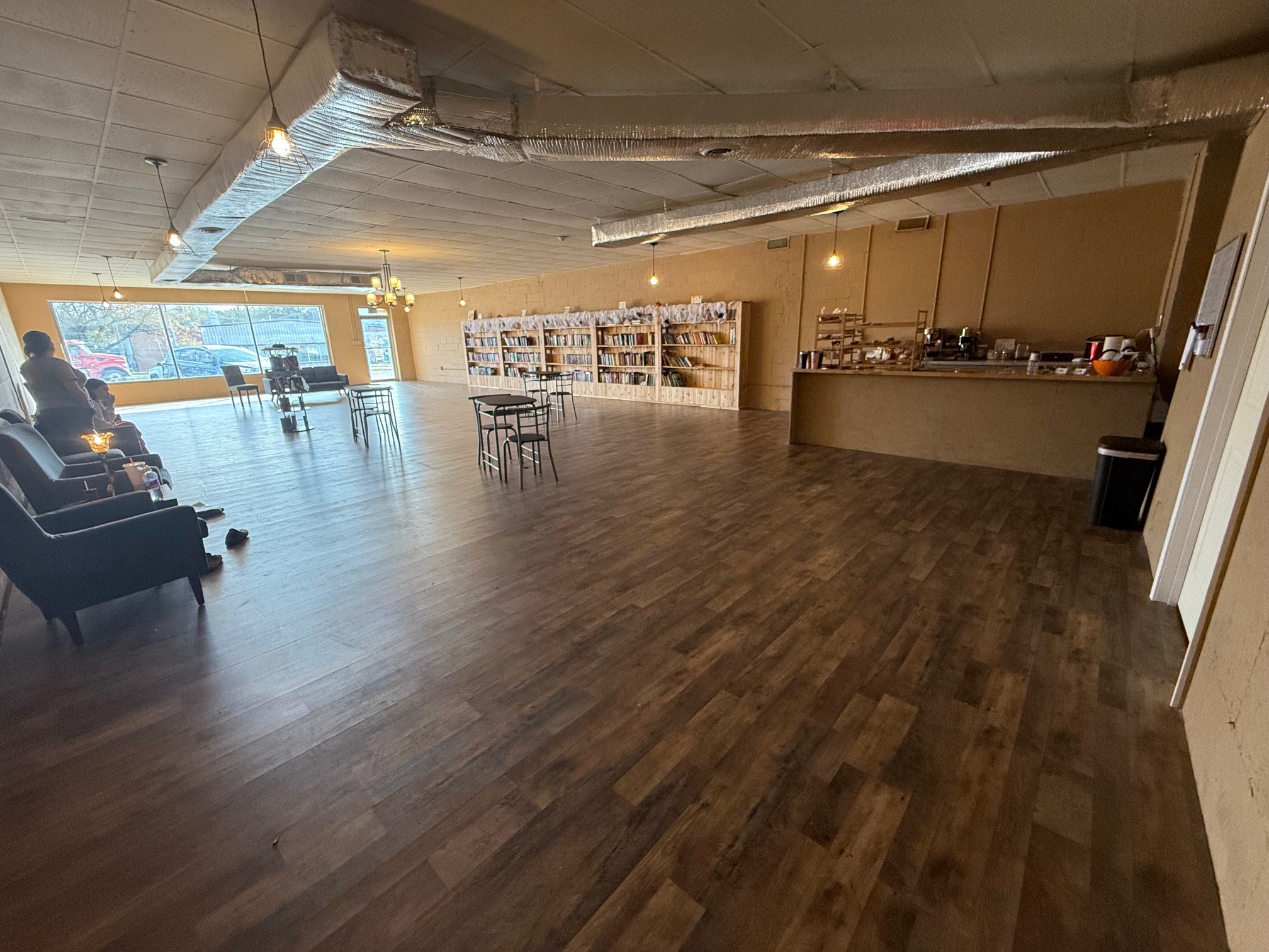 204 Lane Pkwy Property Photo 1