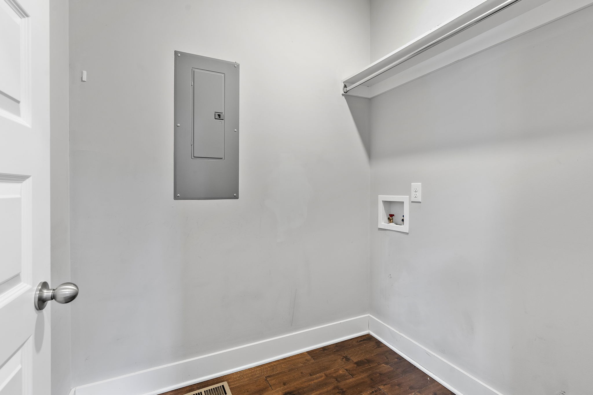 1727b 3rd Ave, N Property Photo 20
