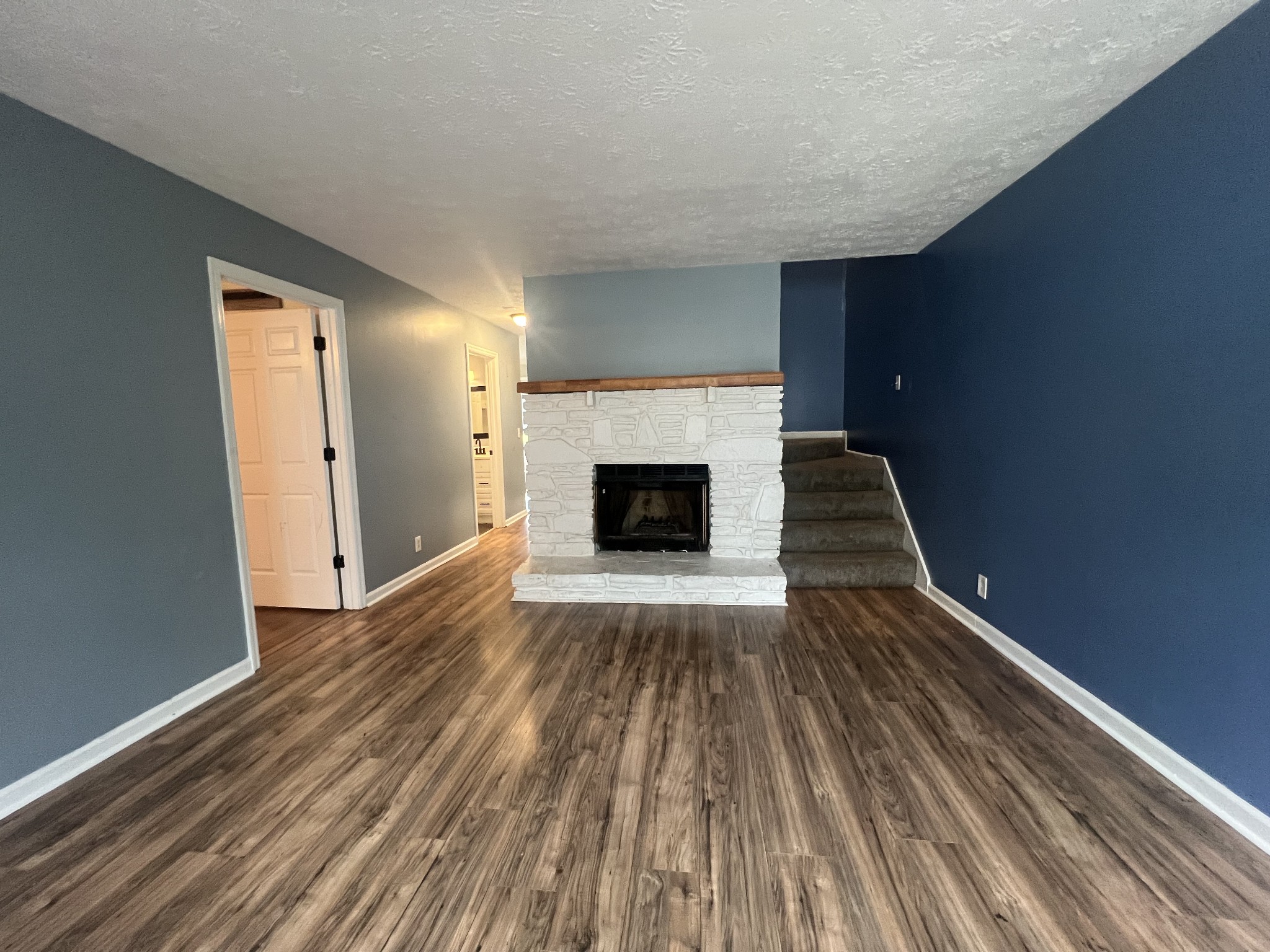 3237 Lakeford Dr Property Photo 2