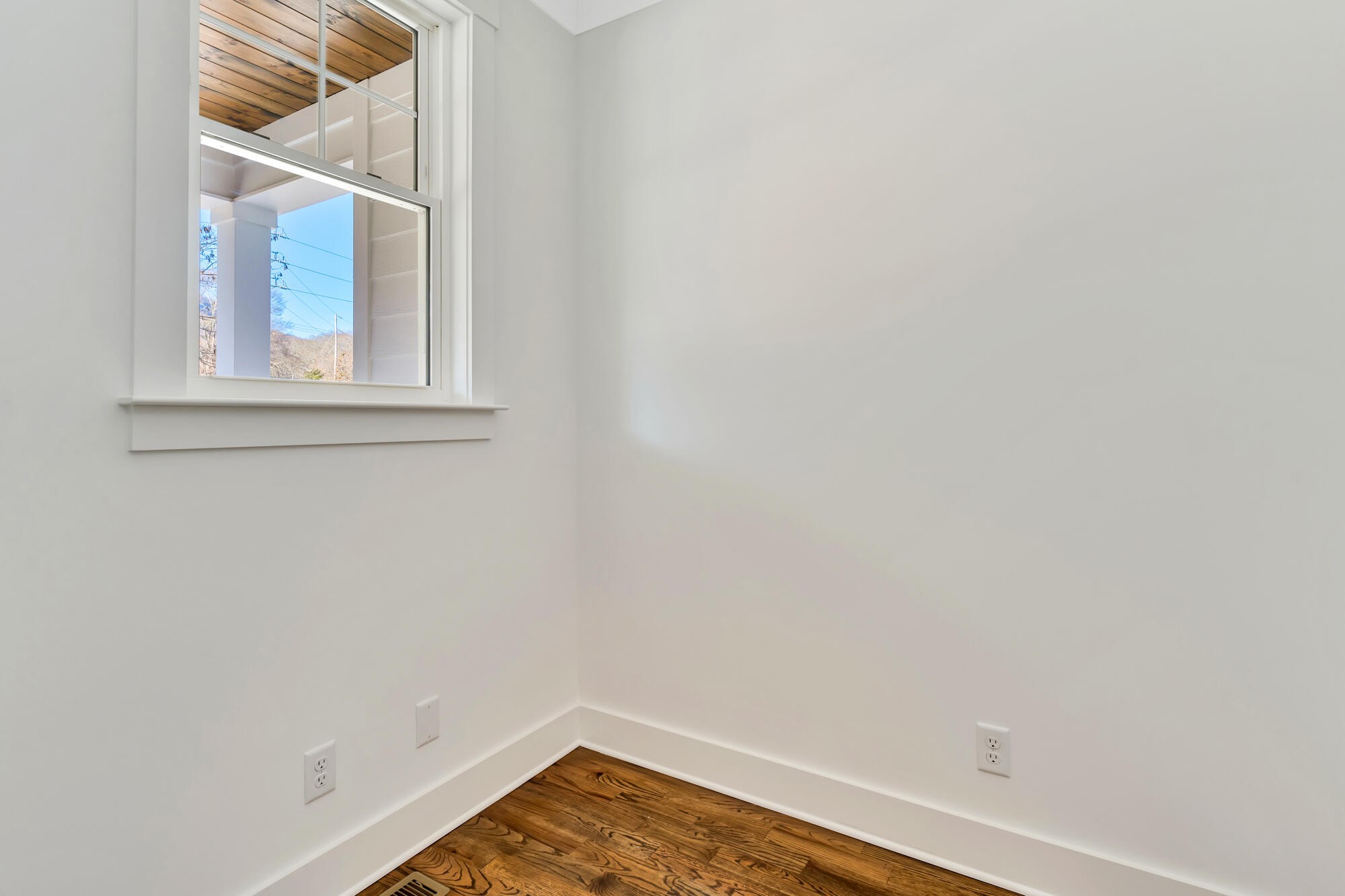 1297 Thomas Avenue Property Photo 16