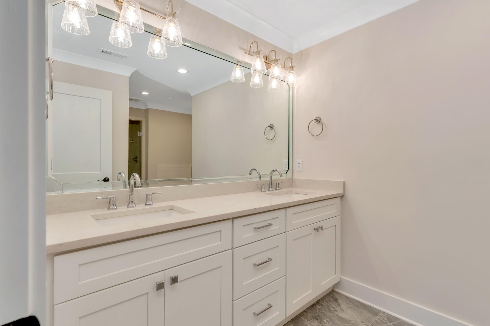 1297 Thomas Avenue Property Photo 32