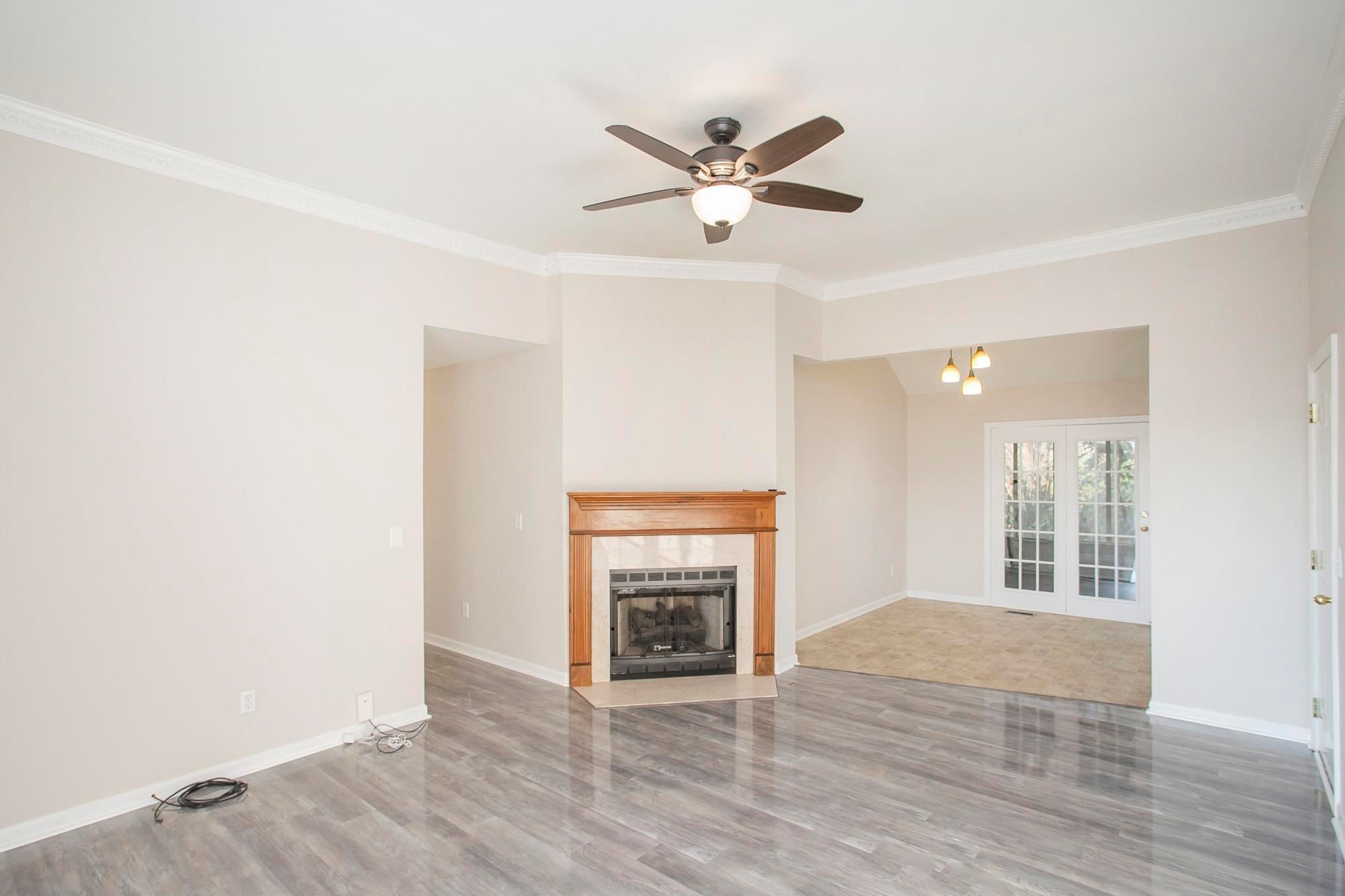 909 Avery Green Ct Property Photo 7