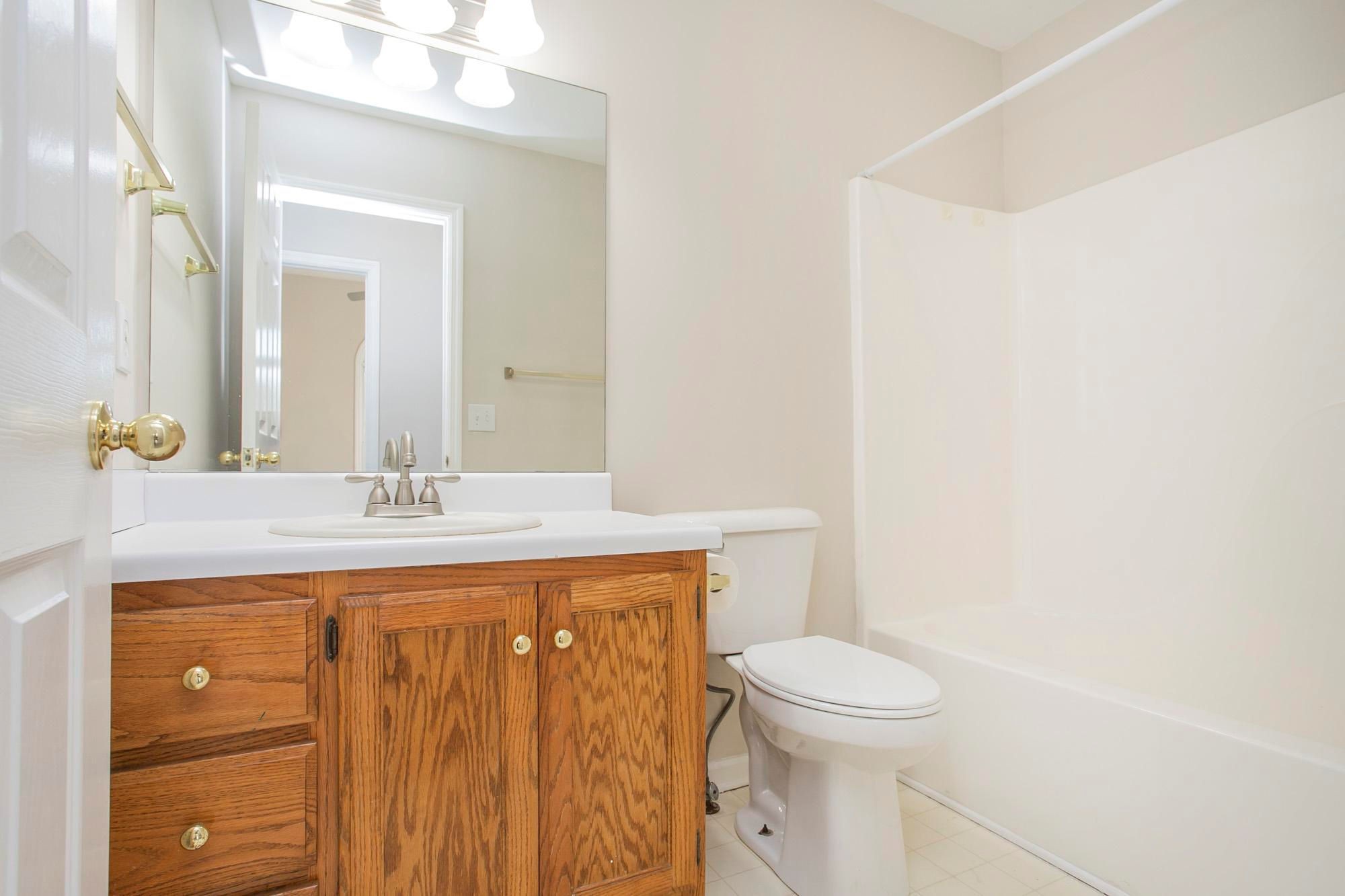 909 Avery Green Ct Property Photo 19