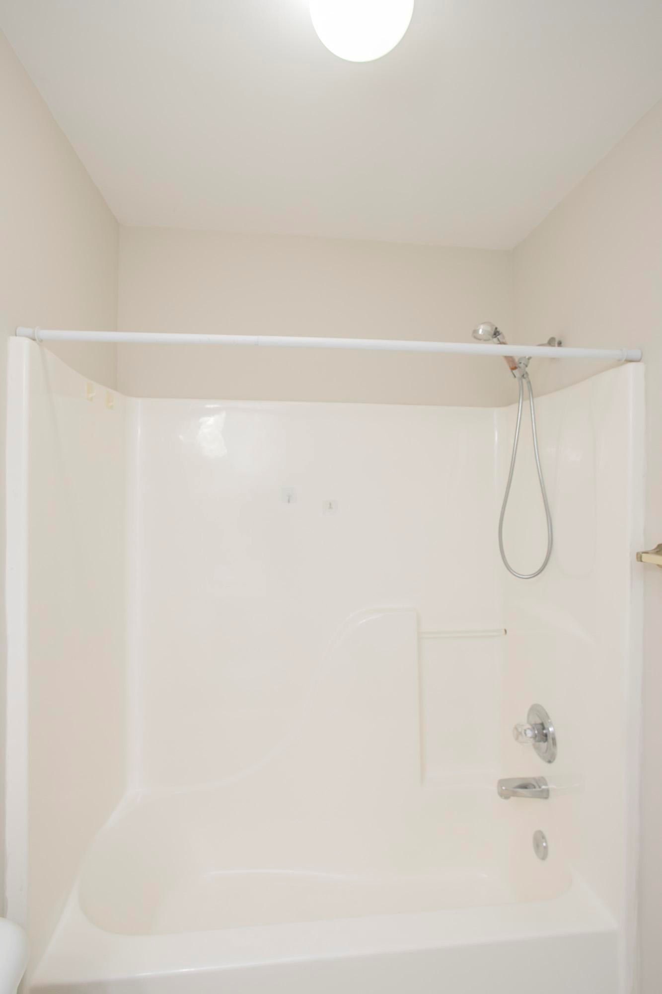 909 Avery Green Ct Property Photo 20