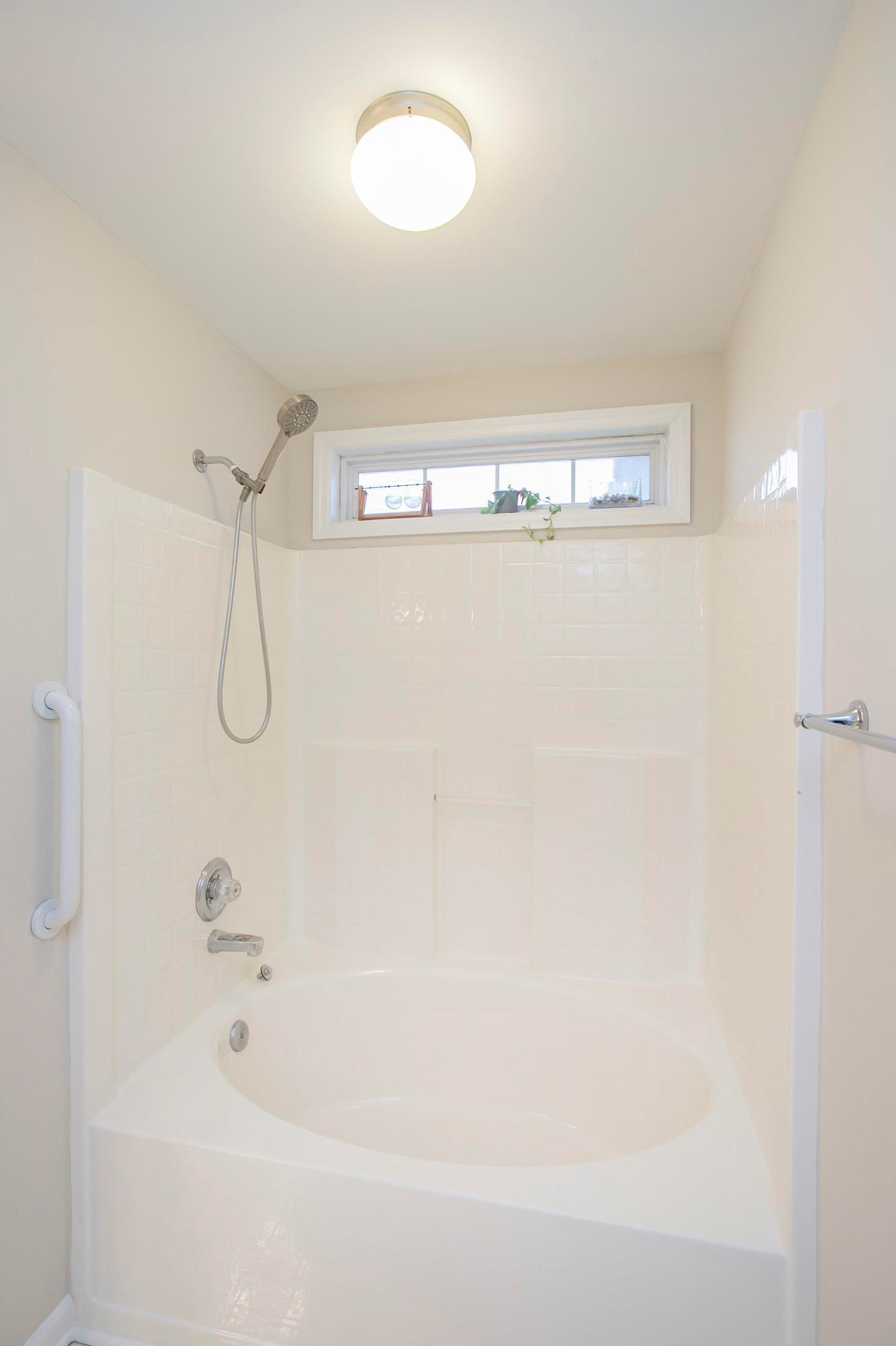 909 Avery Green Ct Property Photo 27