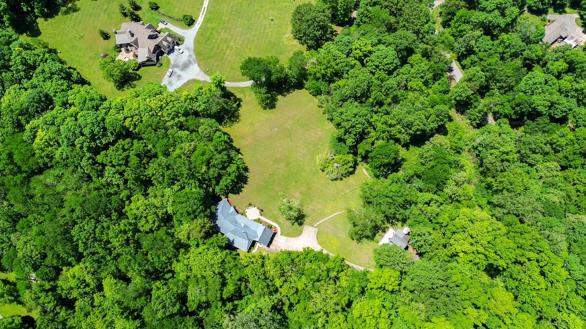 884 Pinnacle Hill Rd Property Photo 4