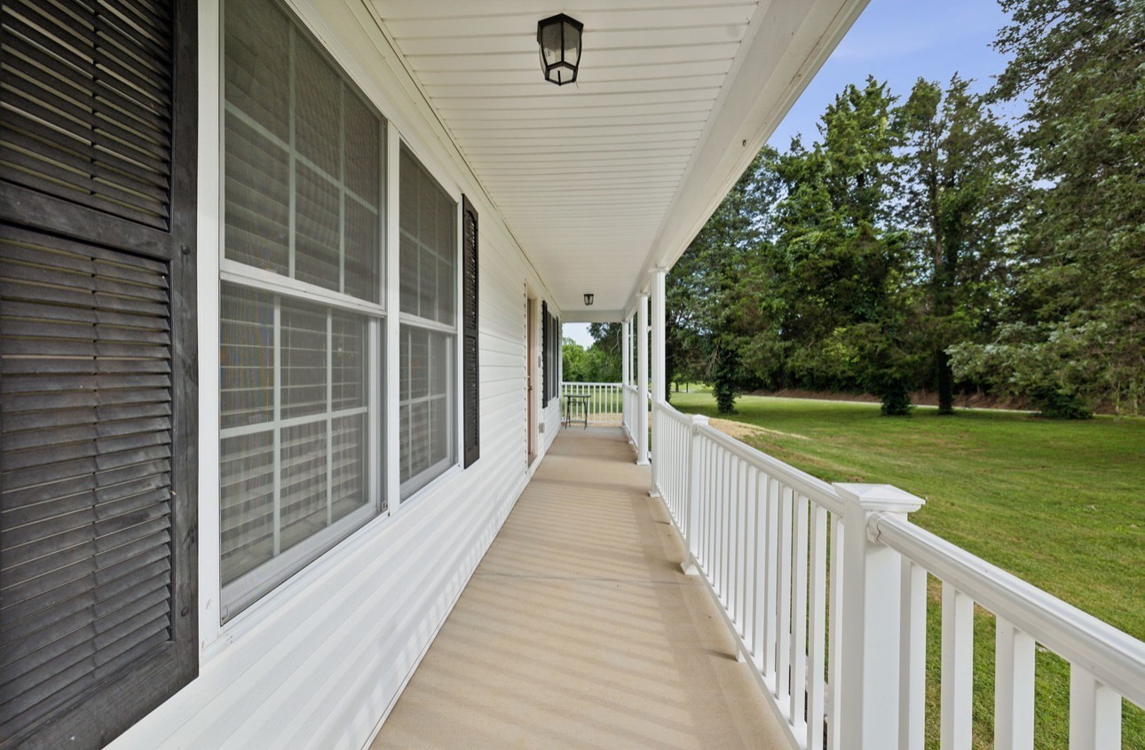 50 Greenwood Rd Property Photo 6