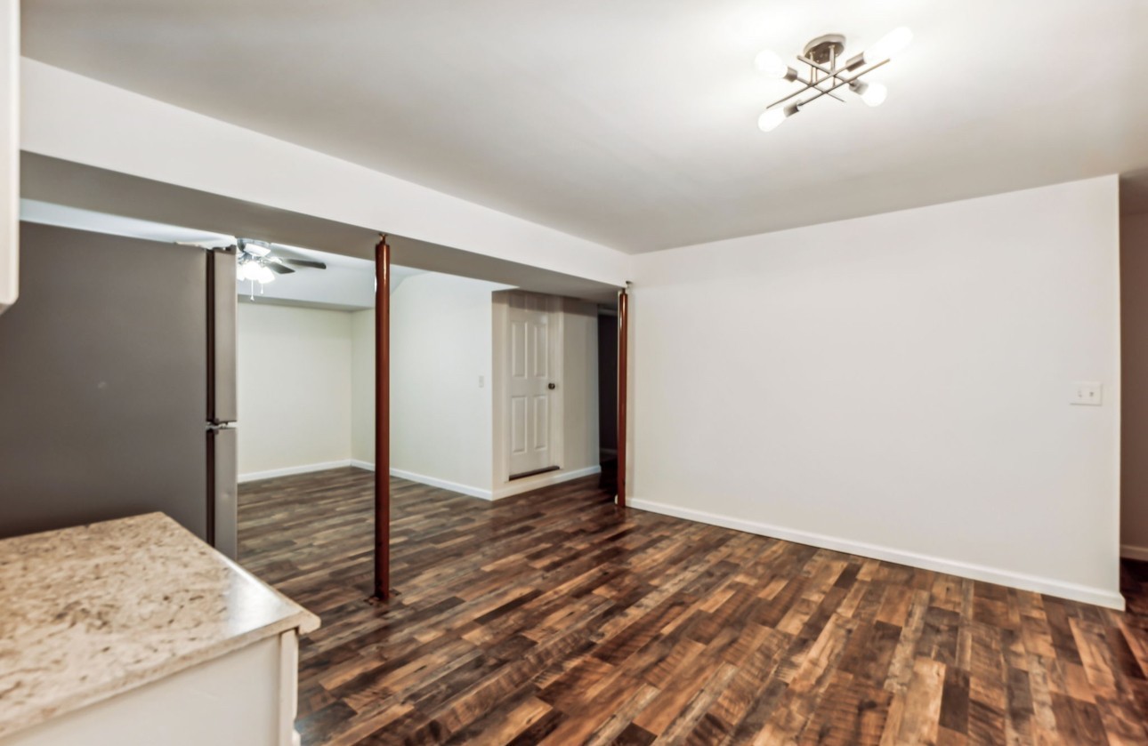 50 Greenwood Rd Property Photo 16