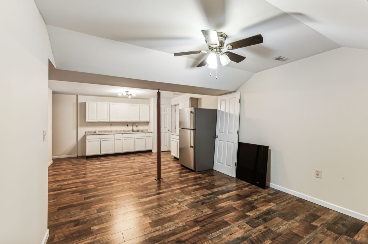 50 Greenwood Rd Property Photo 18