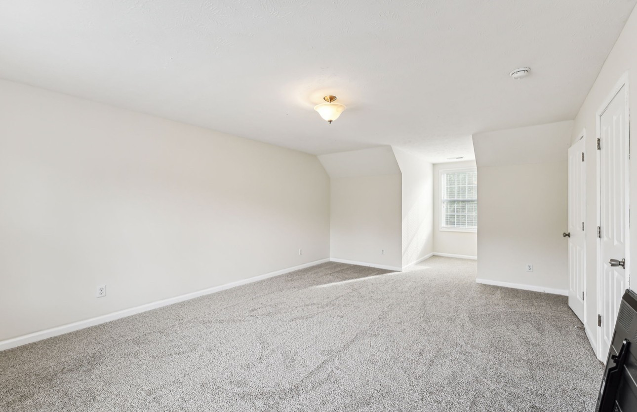 50 Greenwood Rd Property Photo 32