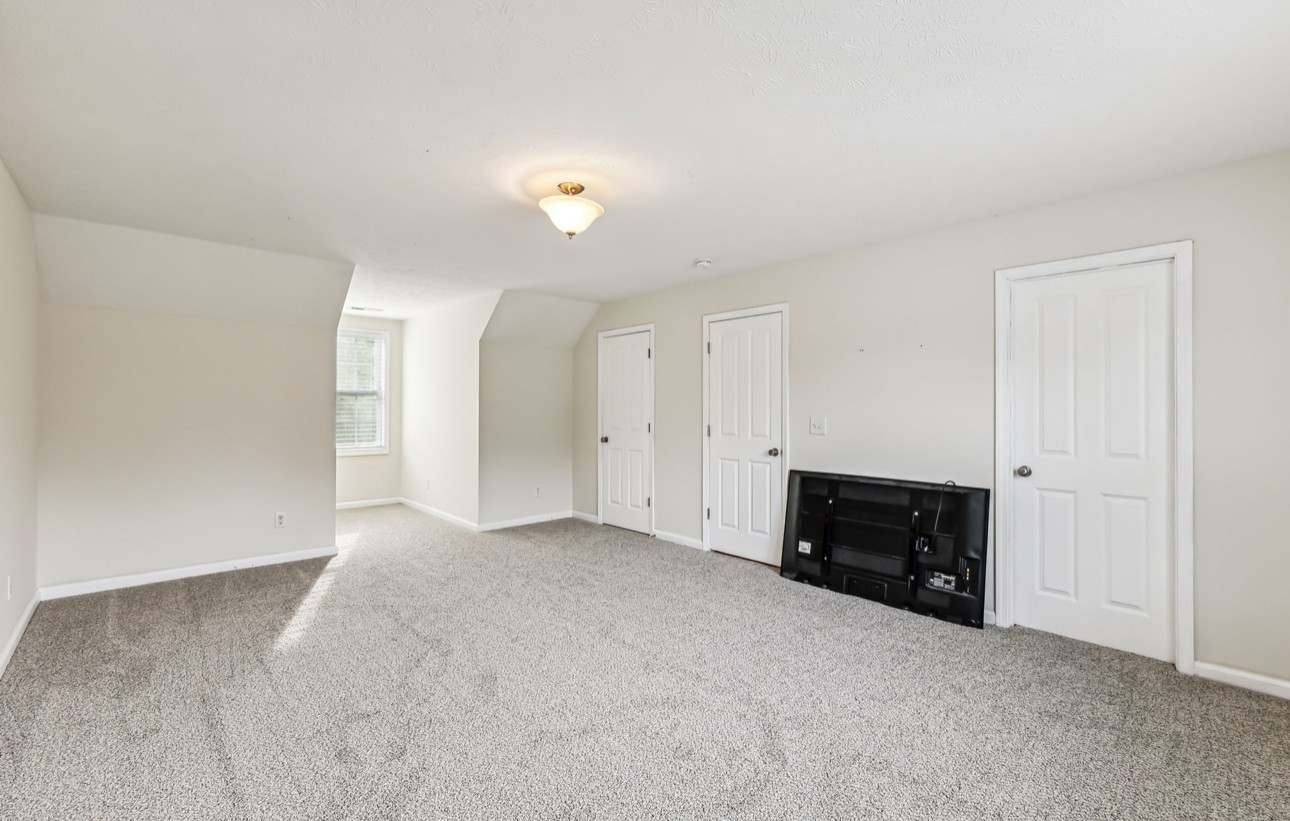 50 Greenwood Rd Property Photo 33
