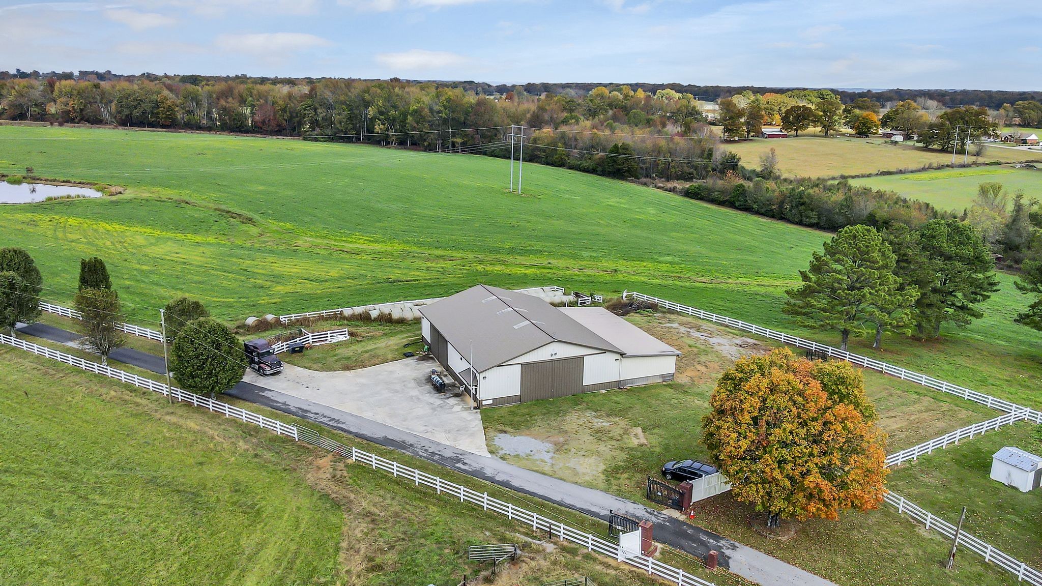 700 Howell Hill Rd Property Photo 4