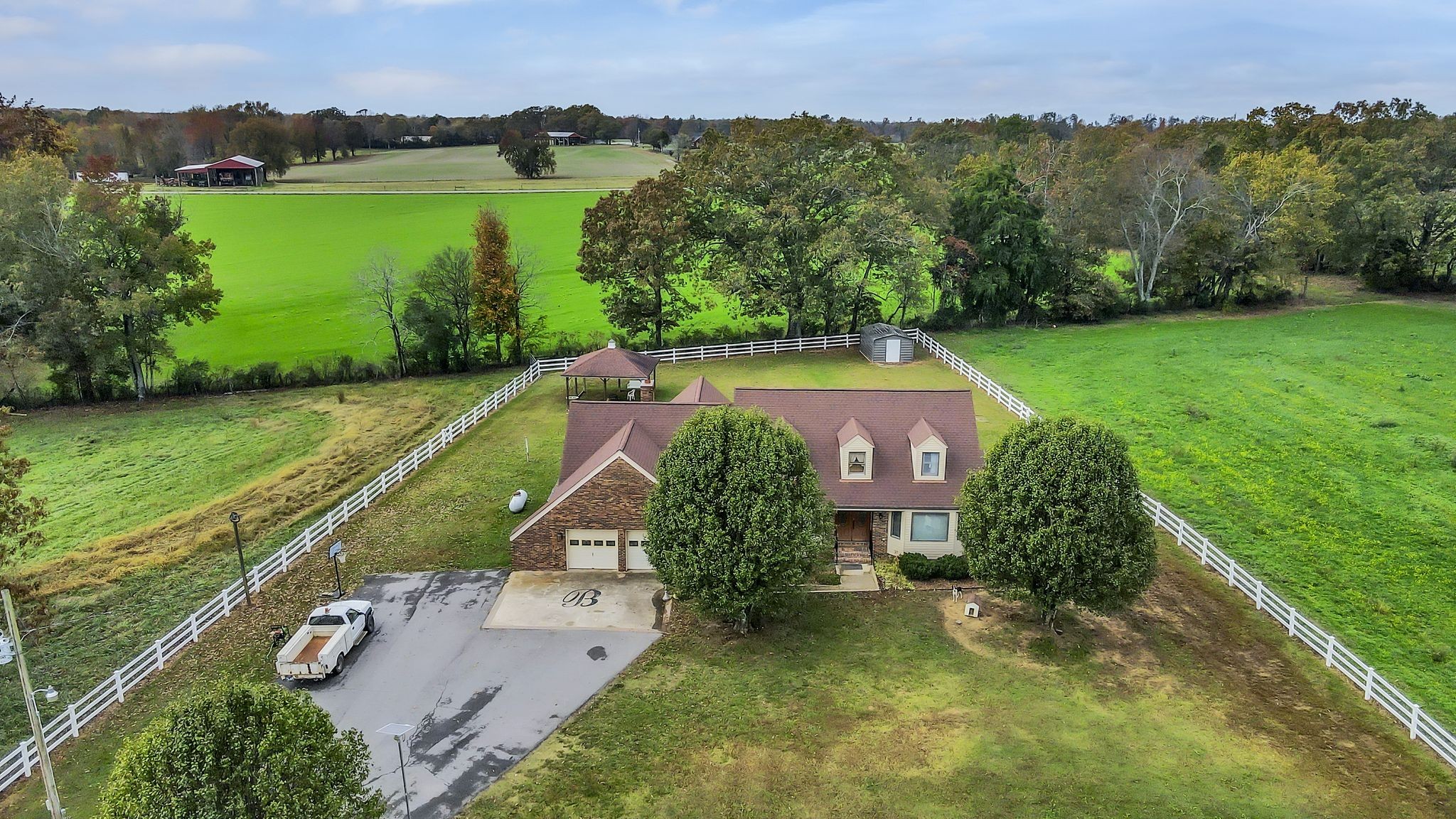 700 Howell Hill Rd Property Photo 10