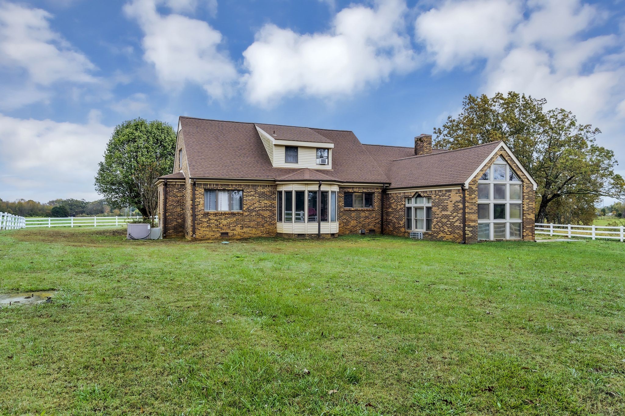 700 Howell Hill Rd Property Photo 13