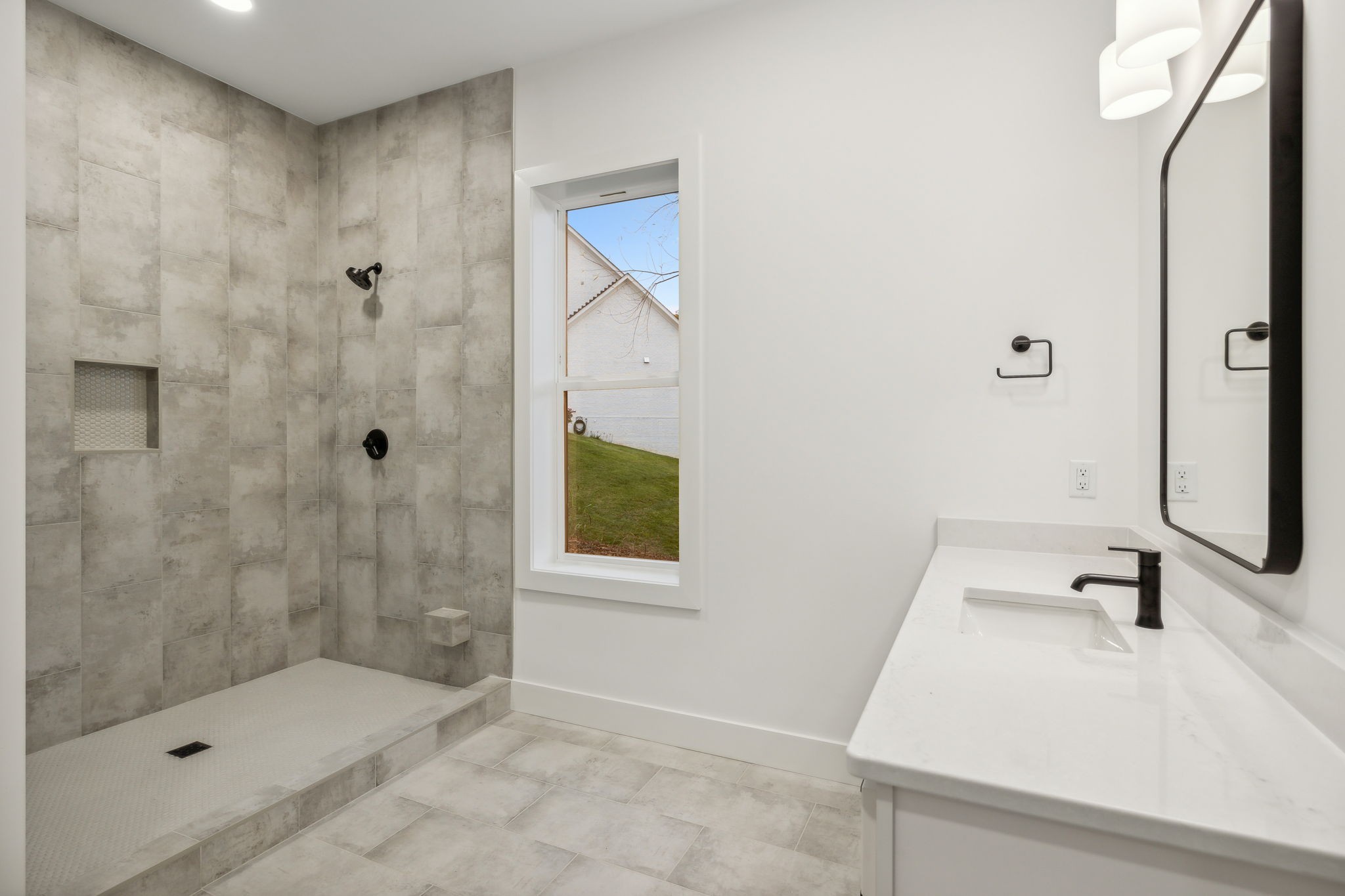 2198 Hartland Rd Property Photo 64