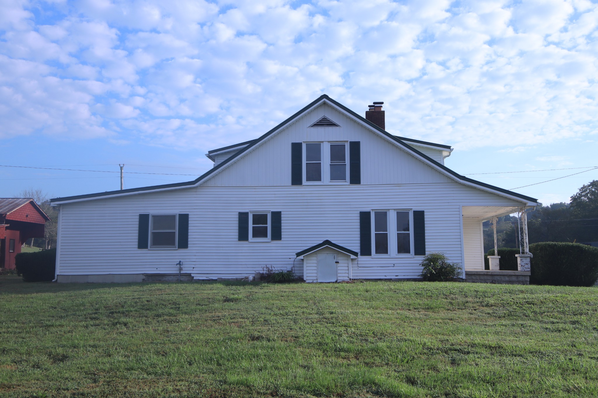60 Riddle Rd Property Photo 4