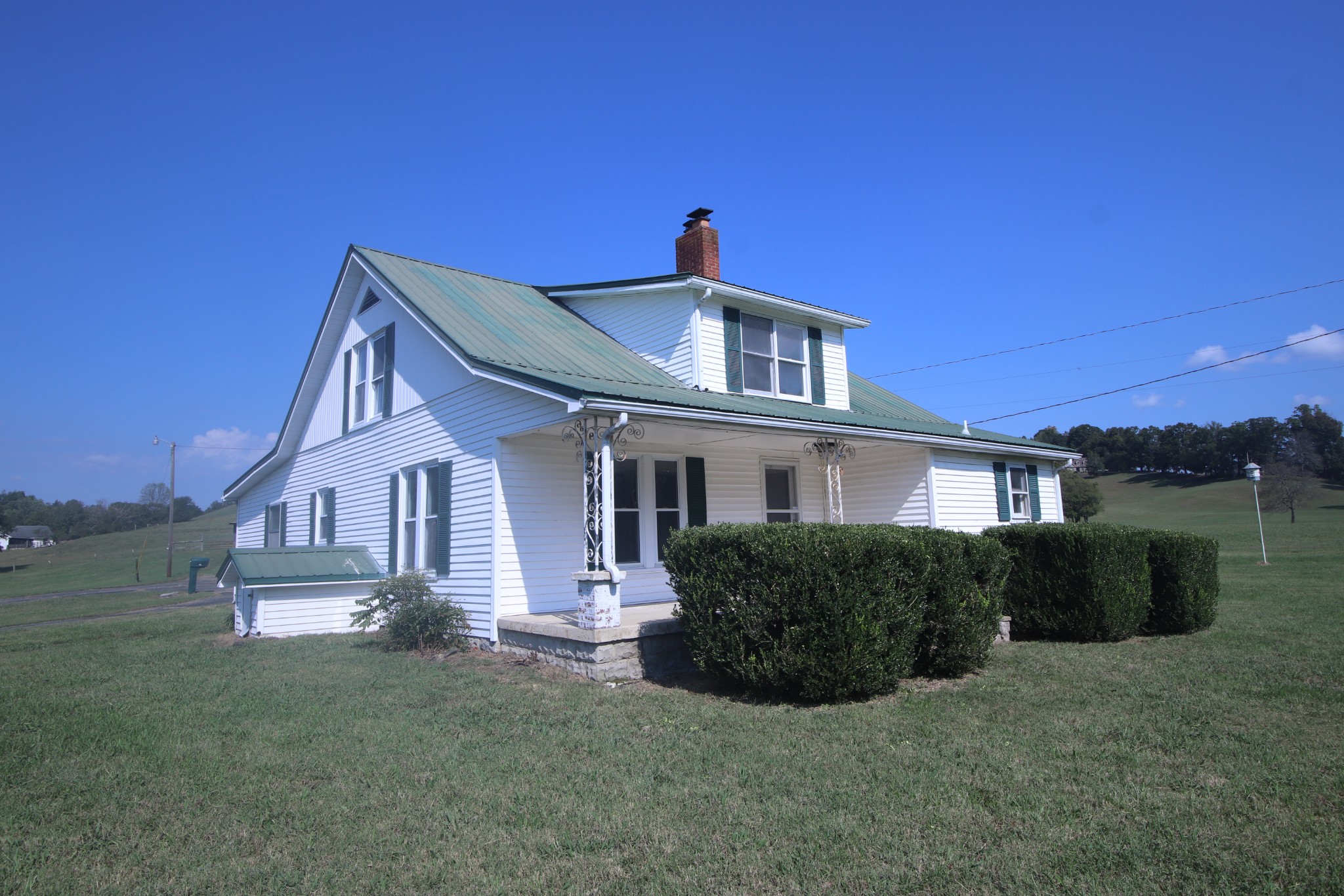 60 Riddle Rd Property Photo 8