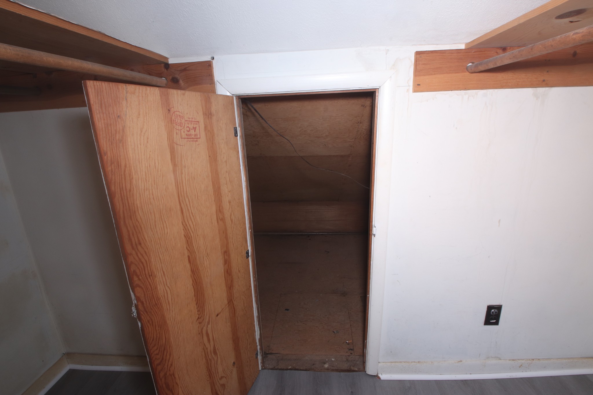 60 Riddle Rd Property Photo 49