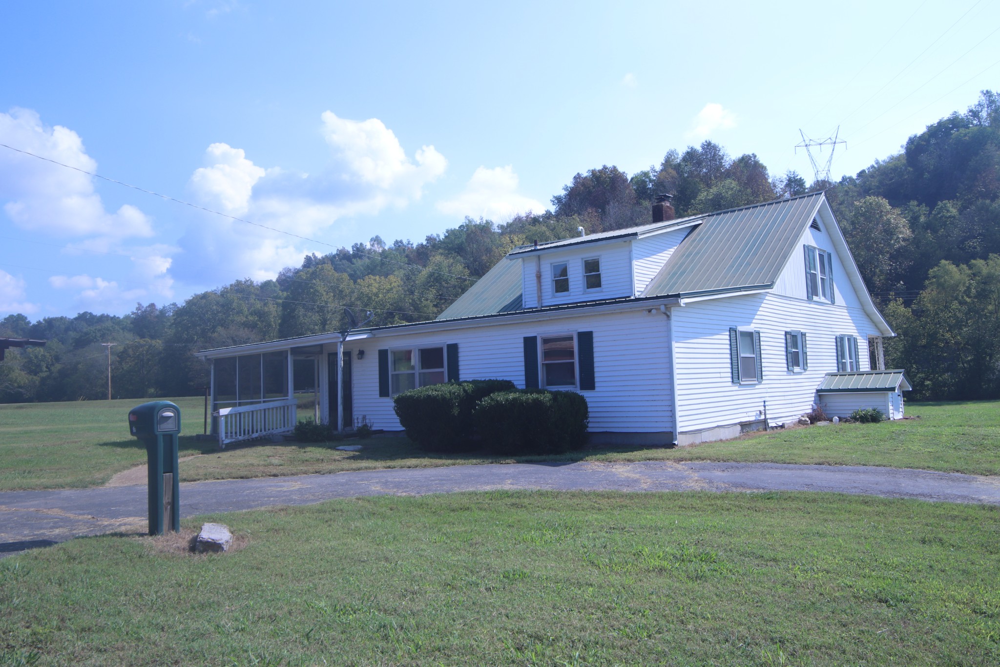 60 Riddle Rd Property Photo 56