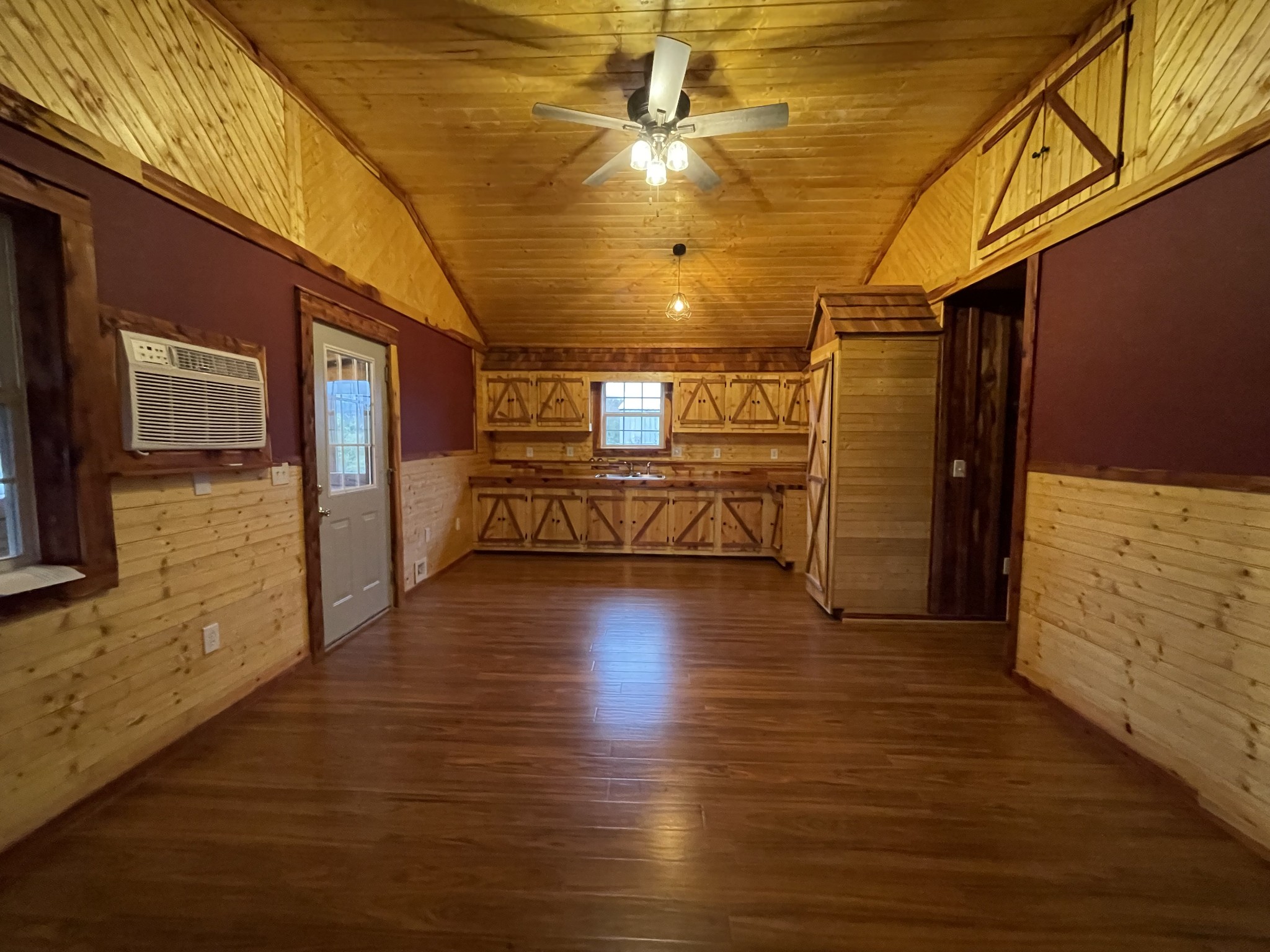 3137 Oak Grove Rd Property Photo 4
