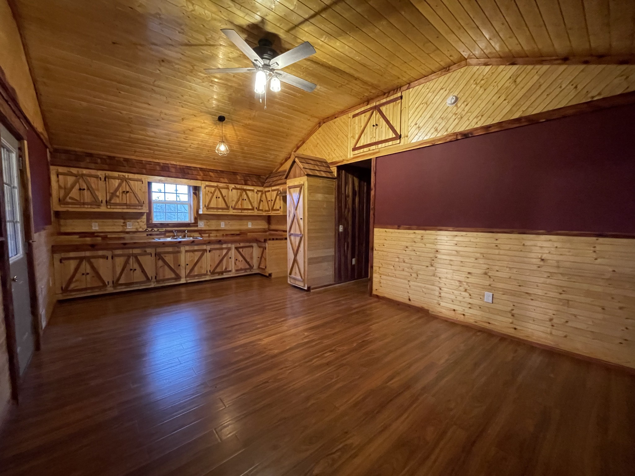 3137 Oak Grove Rd Property Photo 5