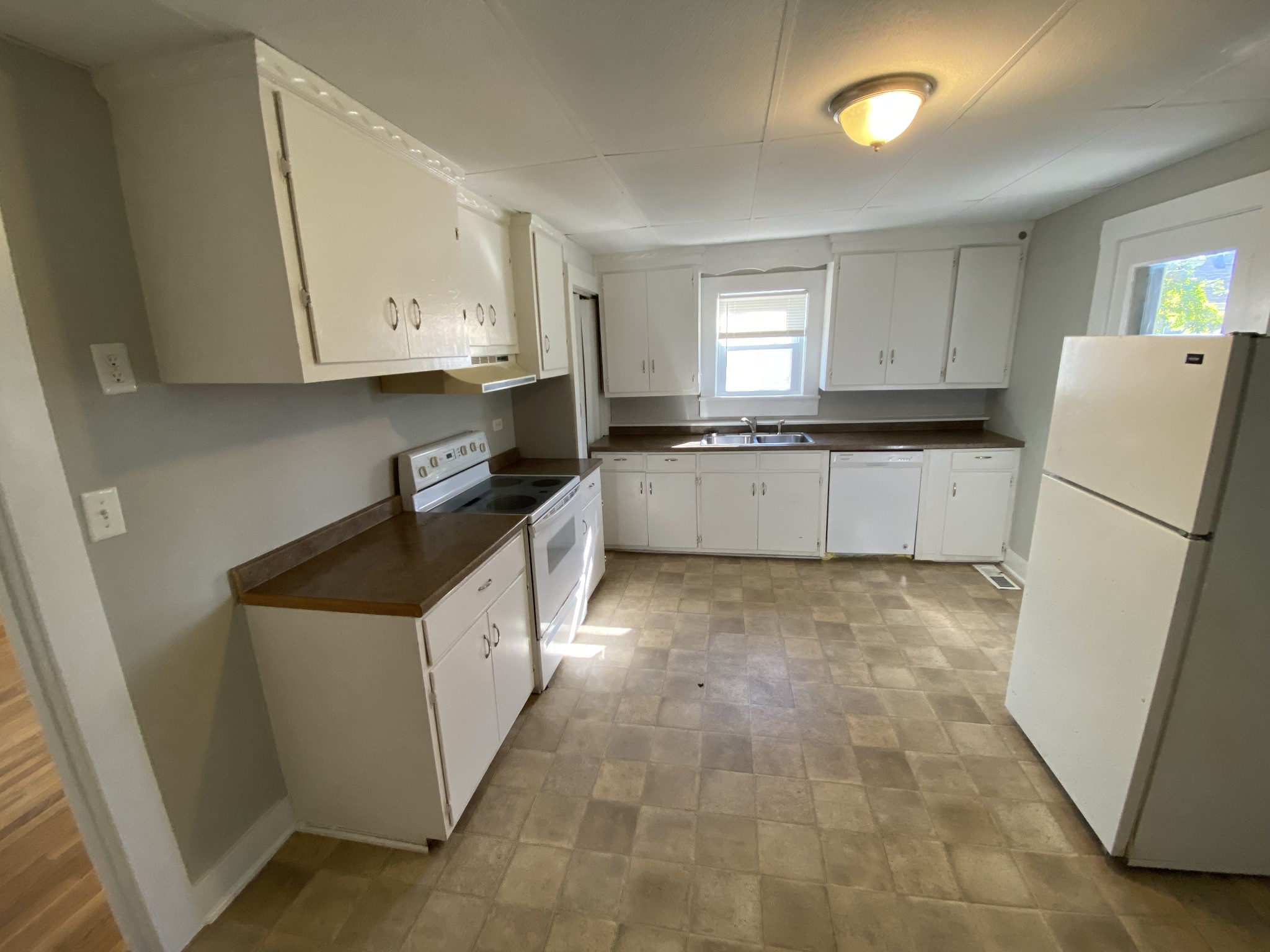 4335 Woods St Property Photo 5