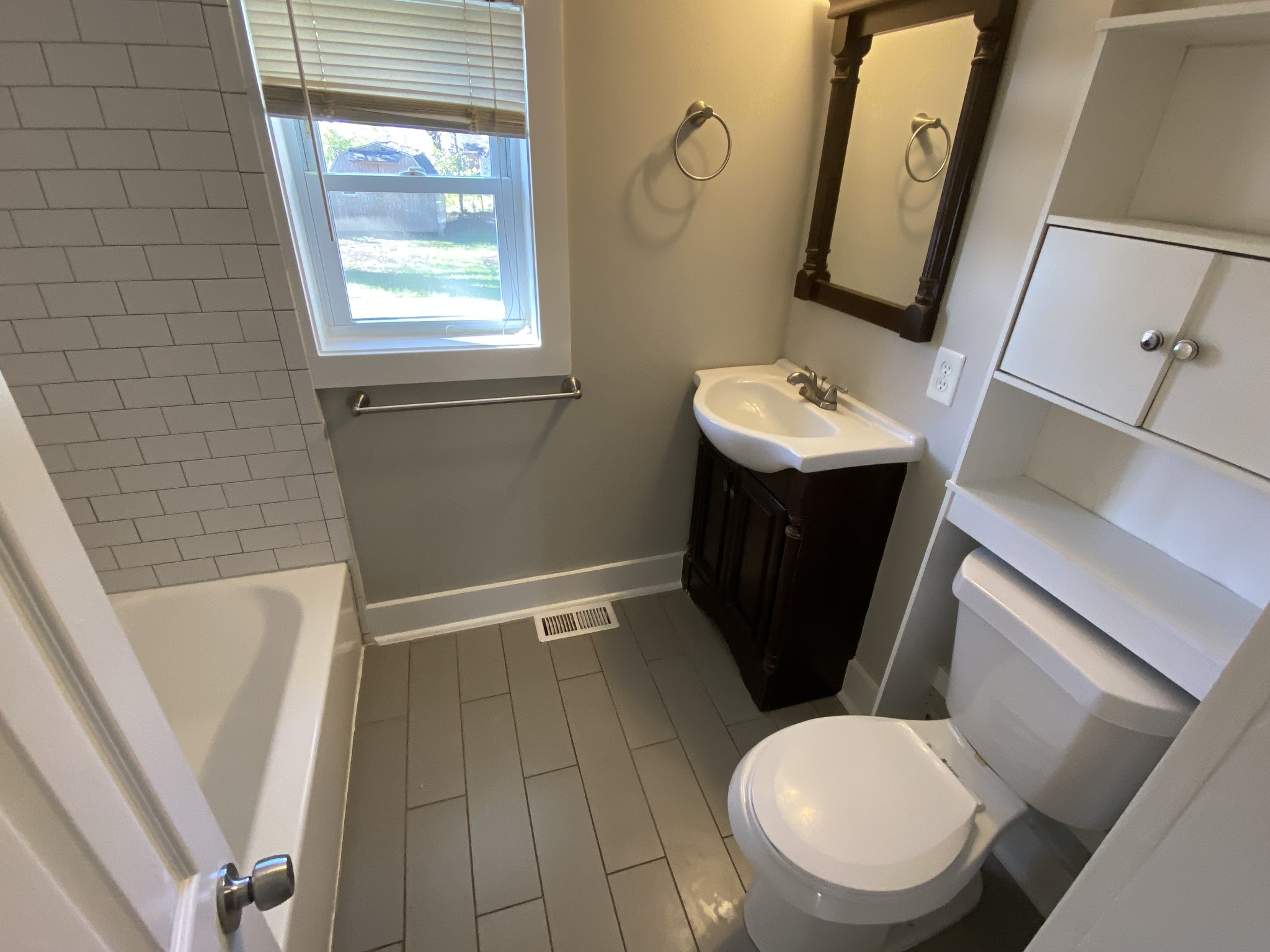 4335 Woods St Property Photo 8