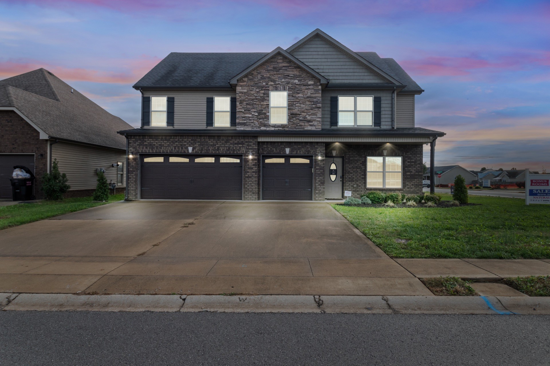 1000 Thrasher Dr Property Photo 1