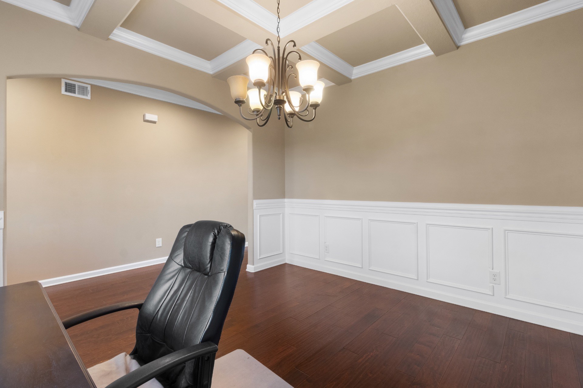 1000 Thrasher Dr Property Photo 7