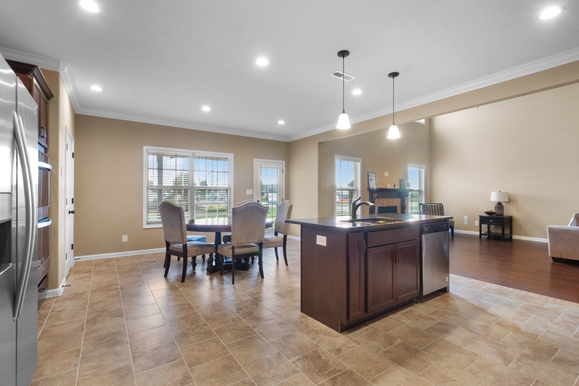 1000 Thrasher Dr Property Photo 13