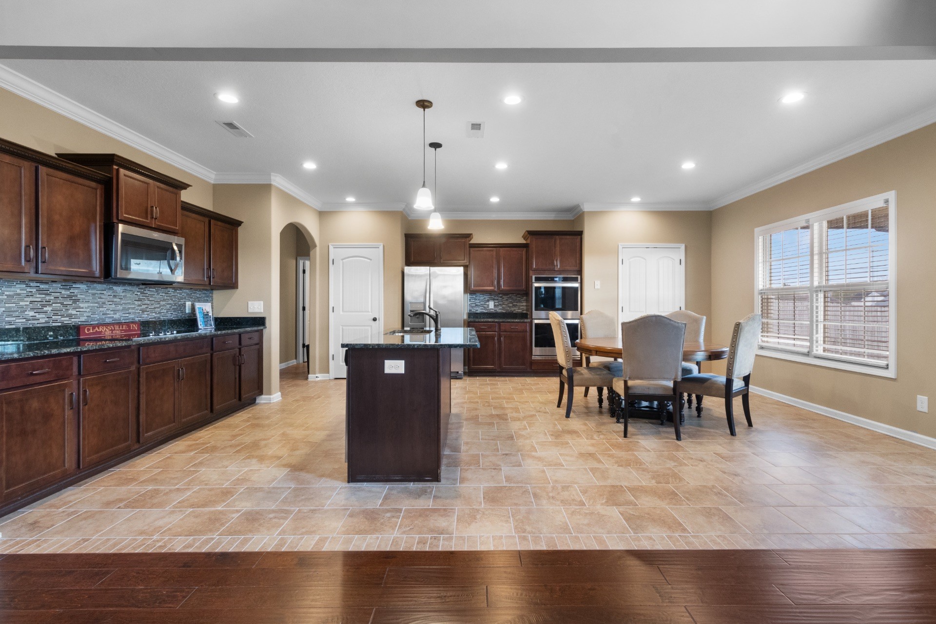 1000 Thrasher Dr Property Photo 21