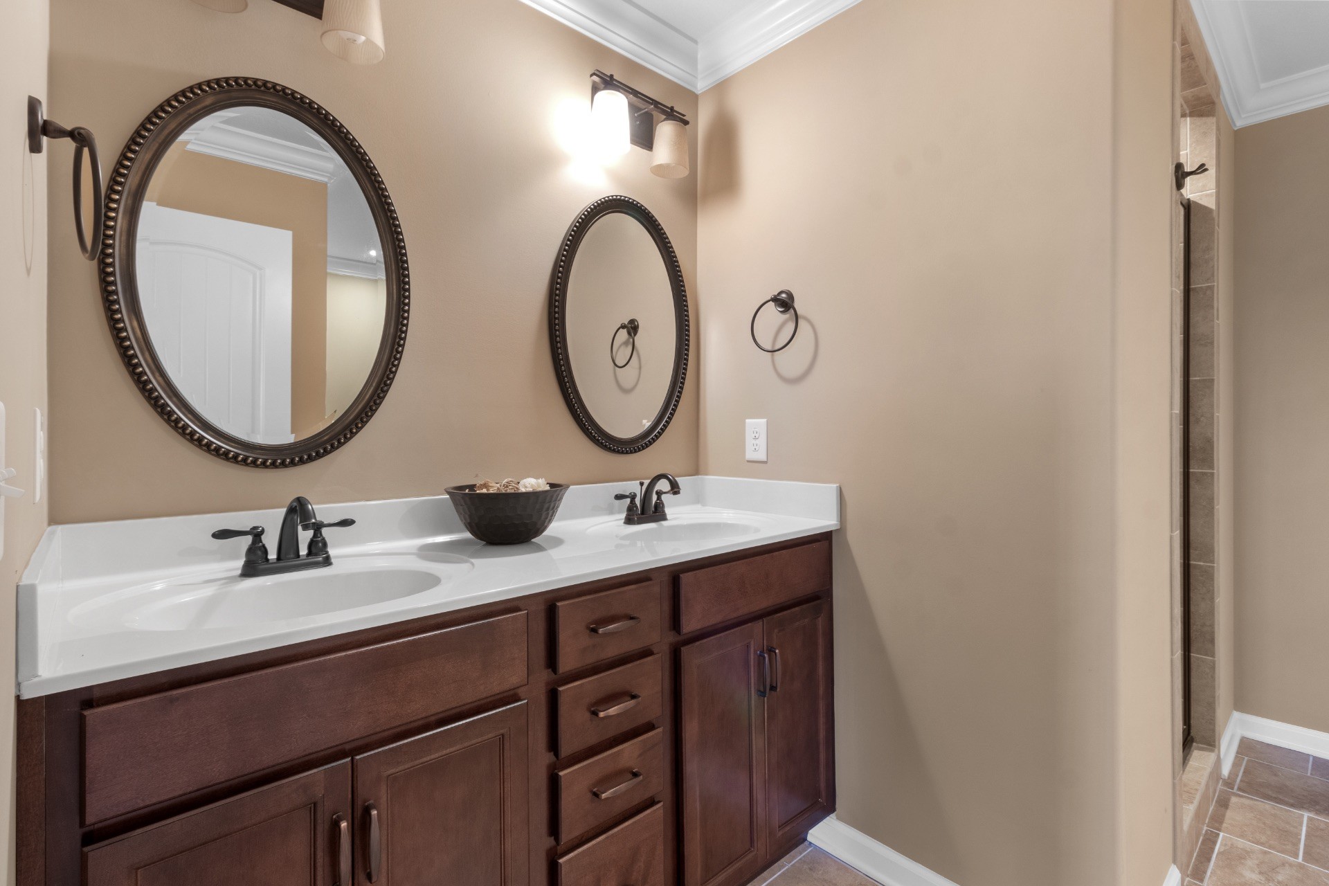 1000 Thrasher Dr Property Photo 34