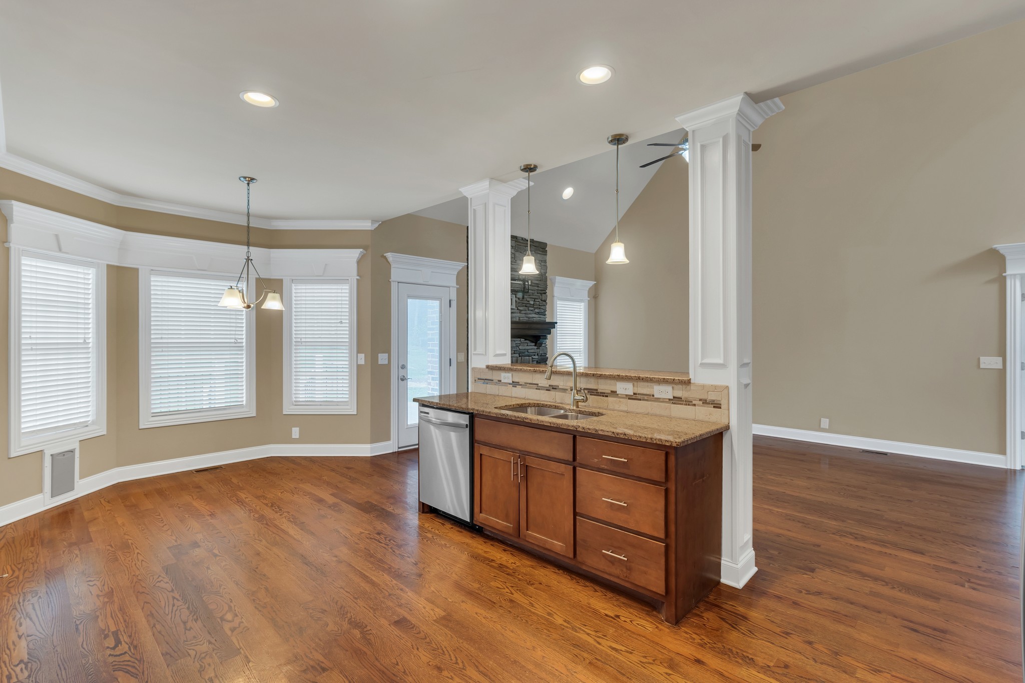 3738 Berryhill Dr Property Photo 14
