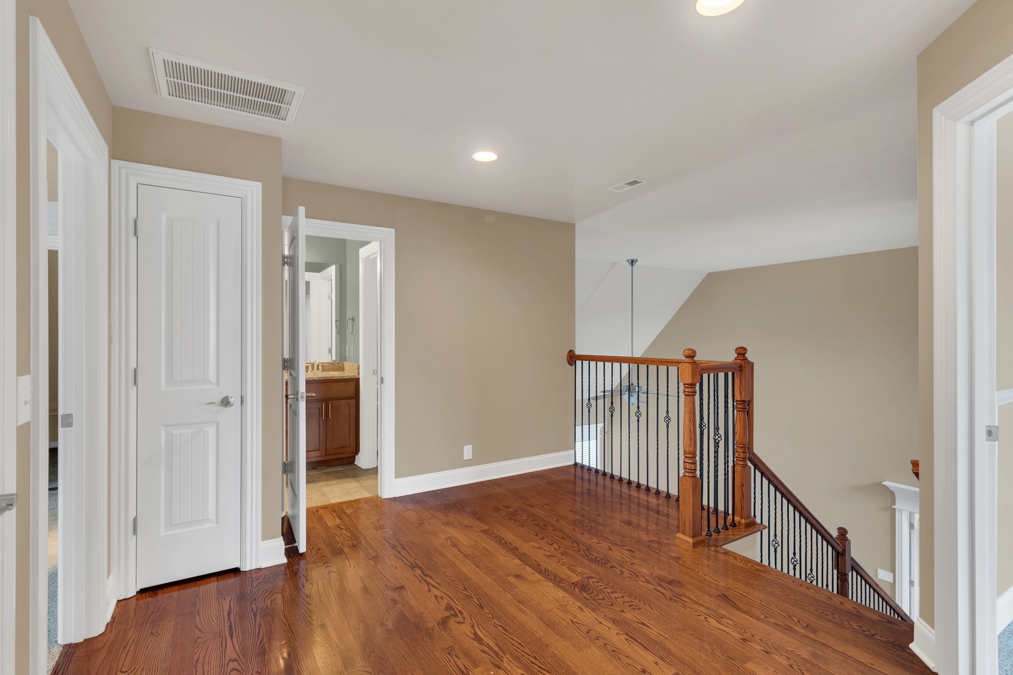 3738 Berryhill Dr Property Photo 32