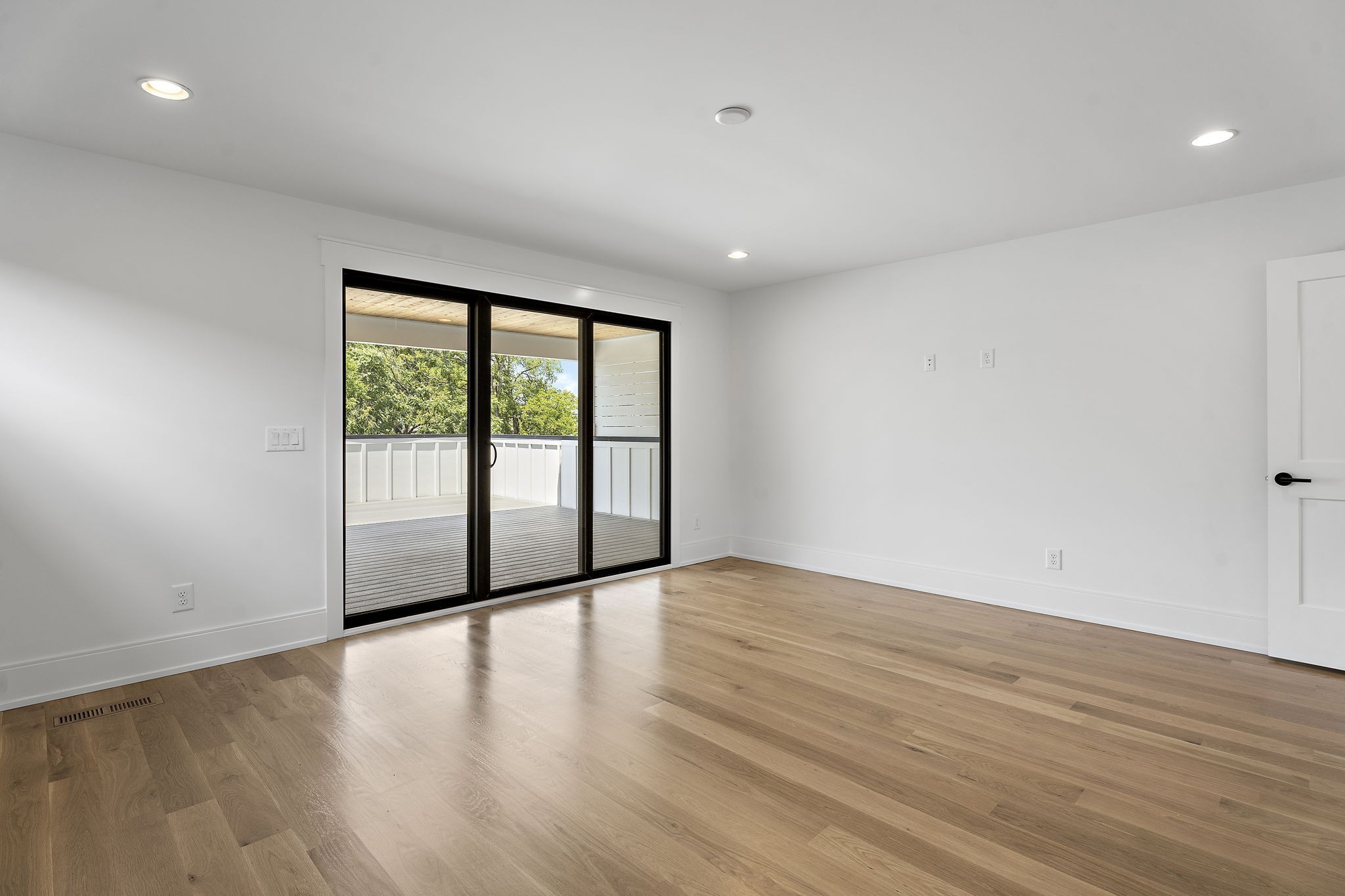 843a Dewees Ave Property Photo 32