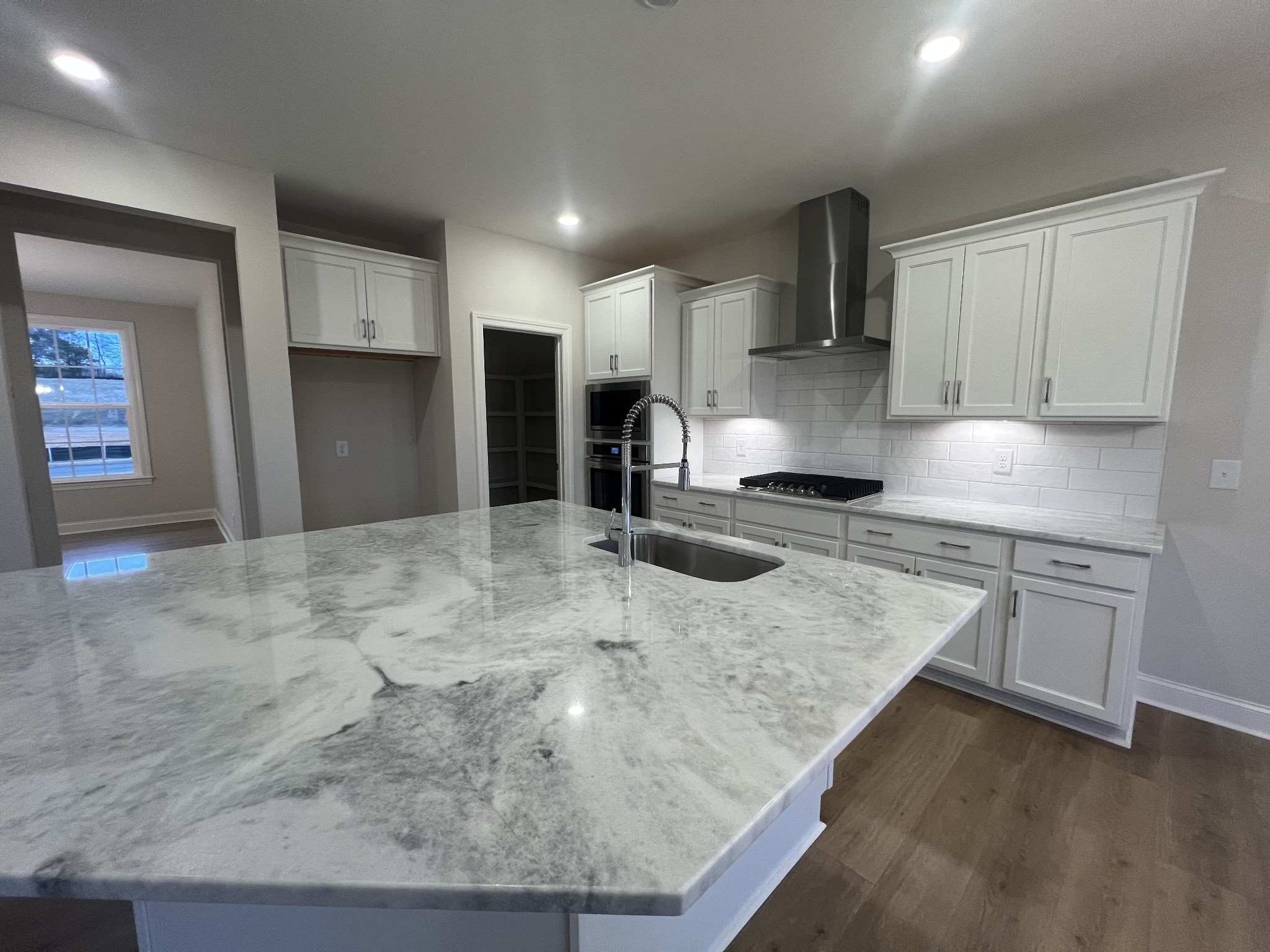 7932 Pine Street Property Photo 4