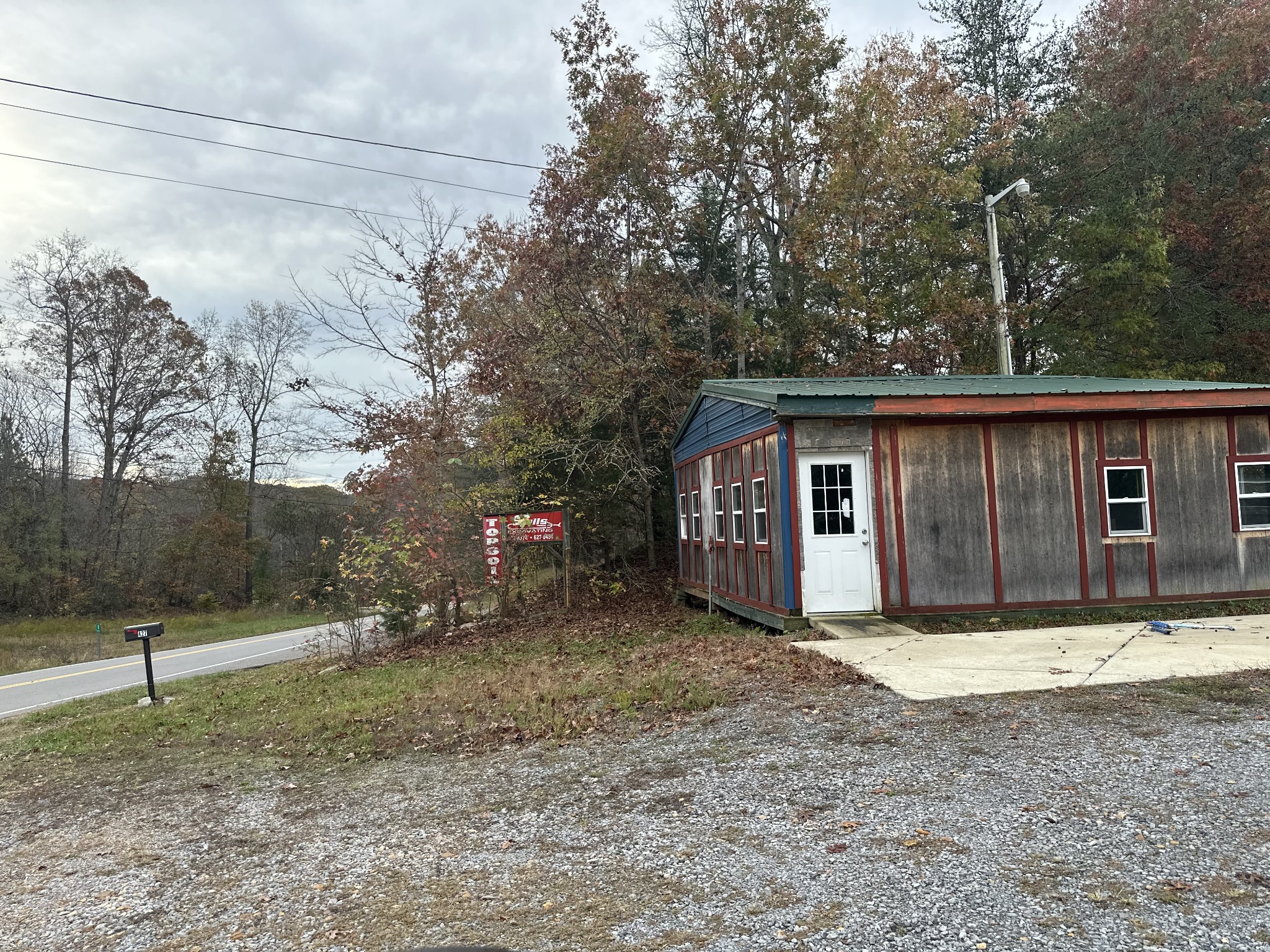 427 The Trace Property Photo 1