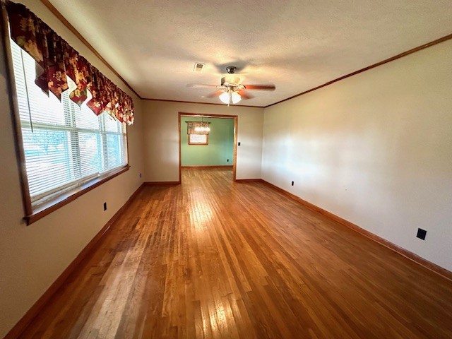 223 Forrest Ave Property Photo 2