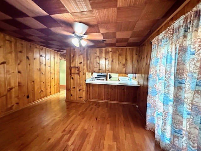 223 Forrest Ave Property Photo 8