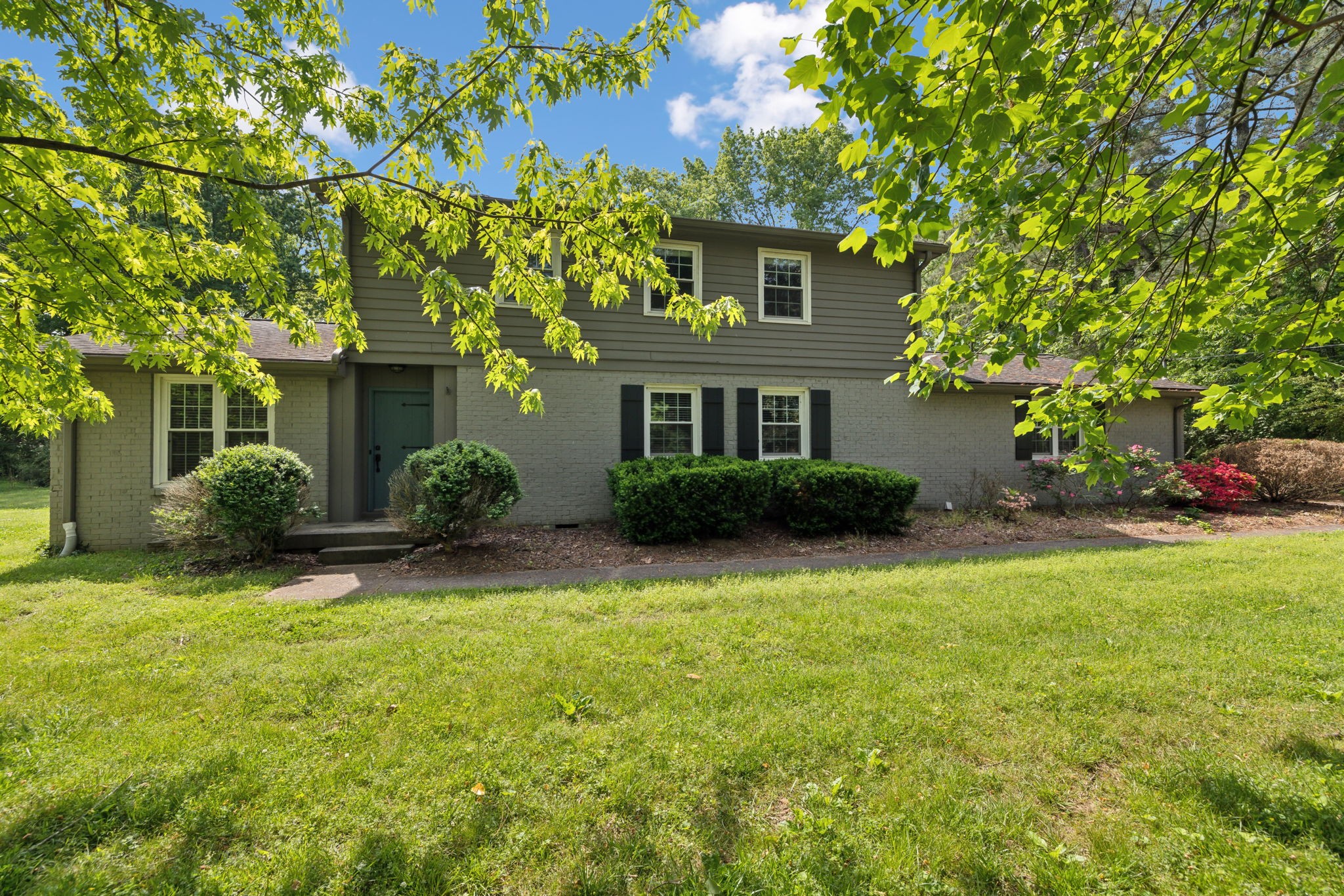 1204 Warner Ct Property Photo 2