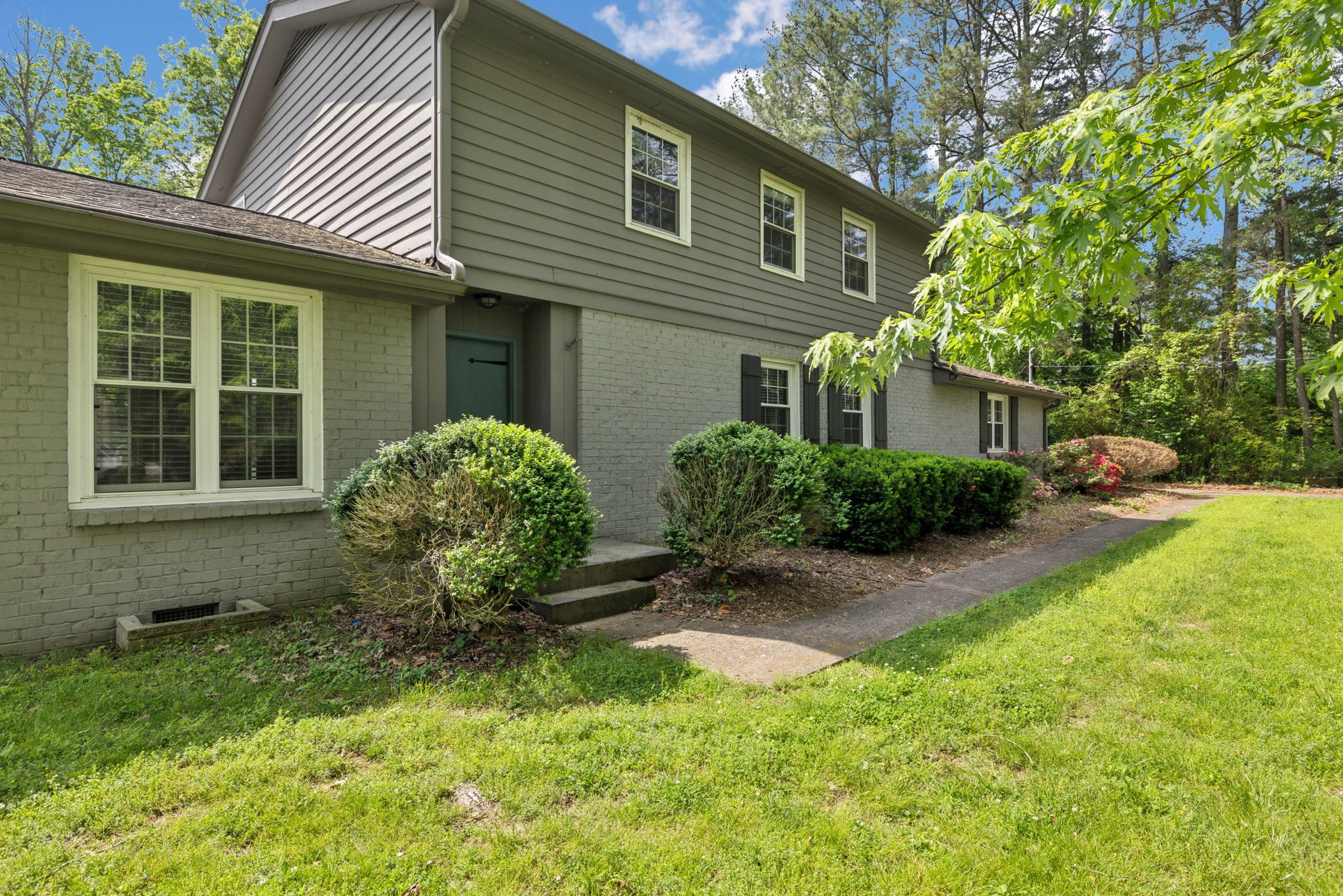1204 Warner Ct Property Photo 5