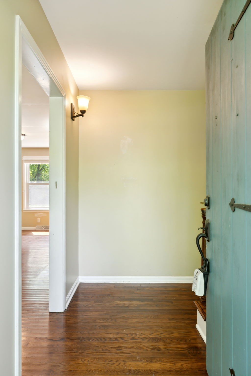 1204 Warner Ct Property Photo 7