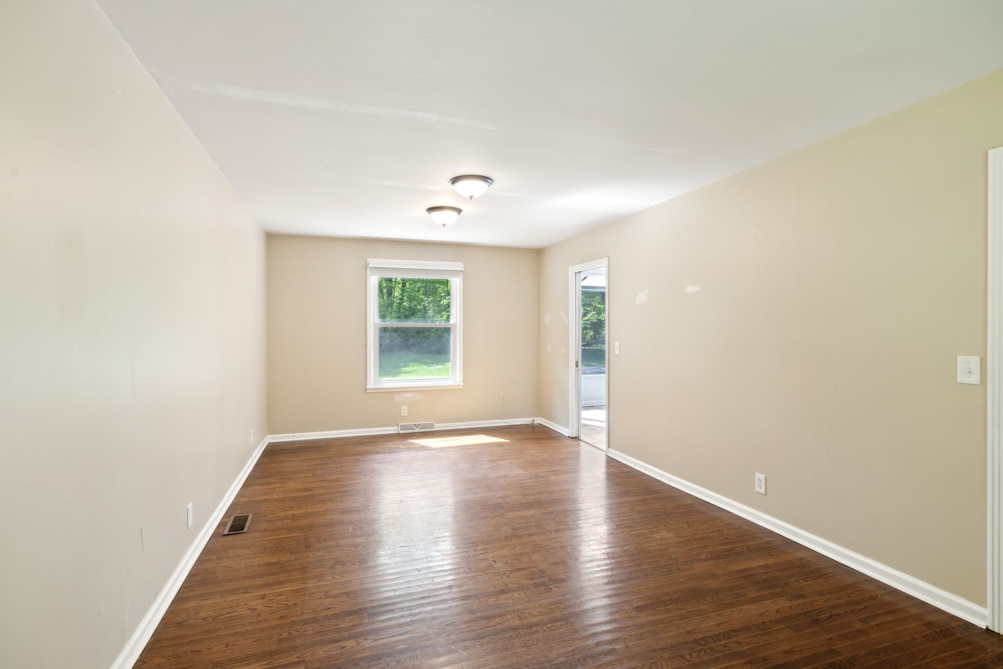 1204 Warner Ct Property Photo 9