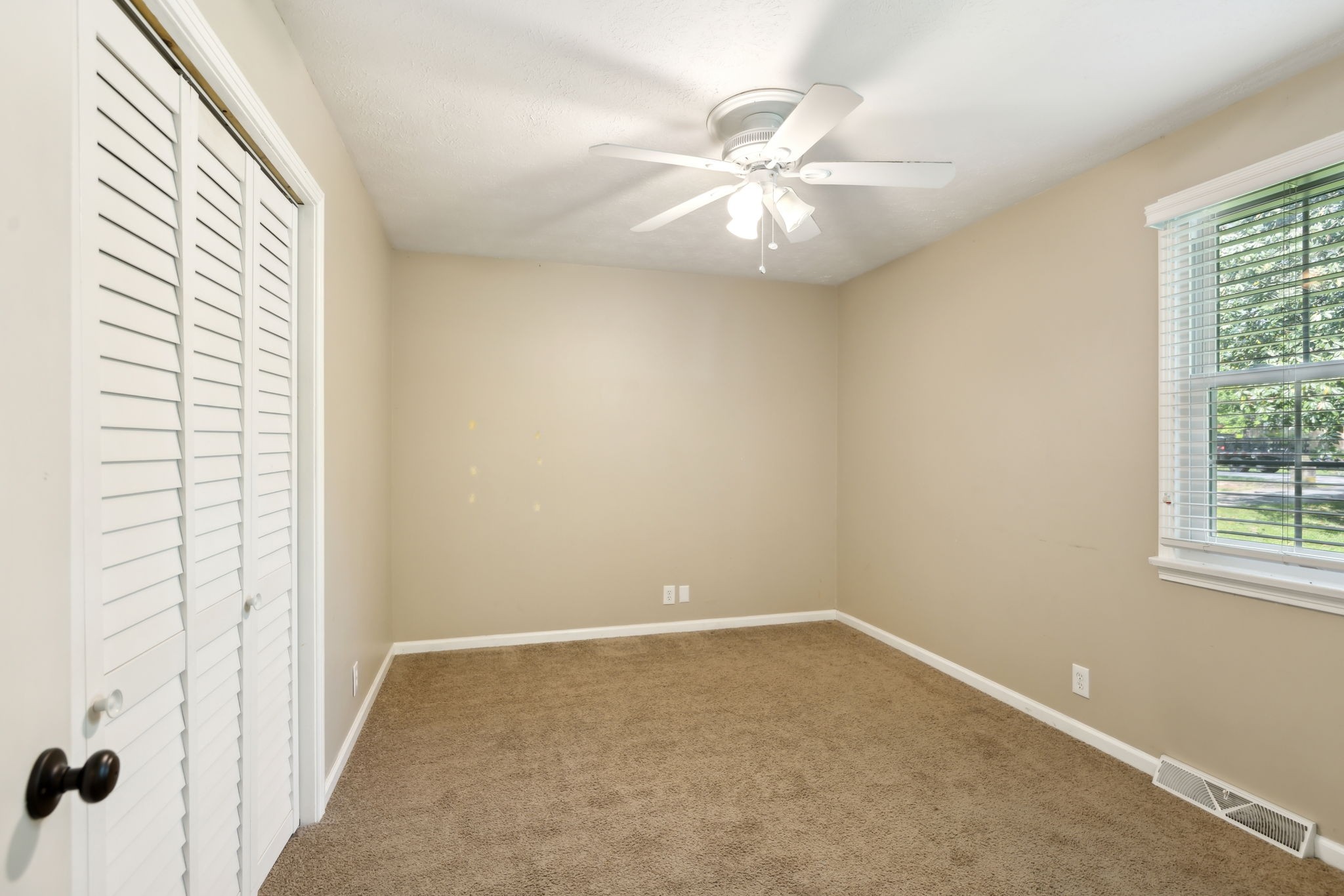 1204 Warner Ct Property Photo 28