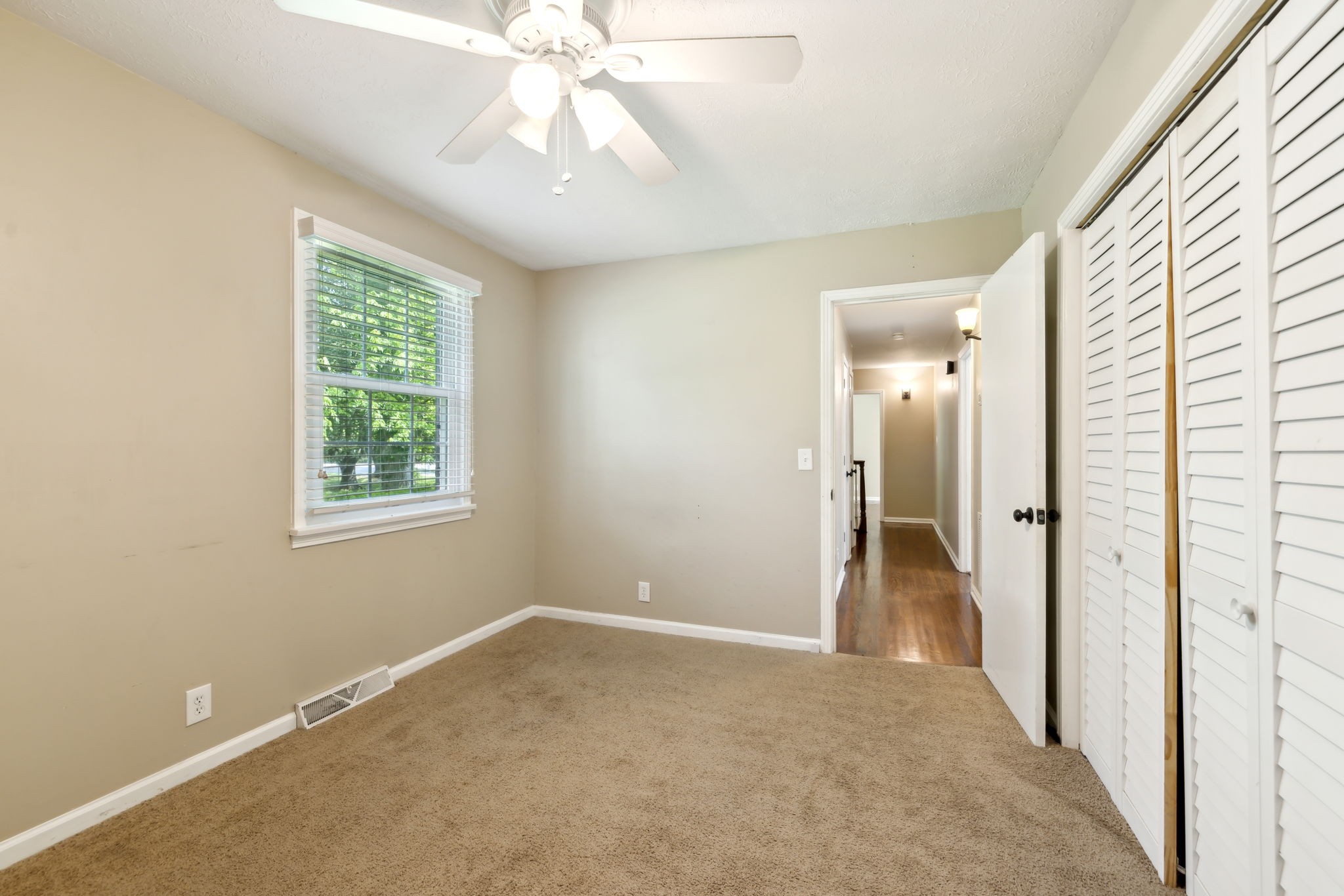 1204 Warner Ct Property Photo 29