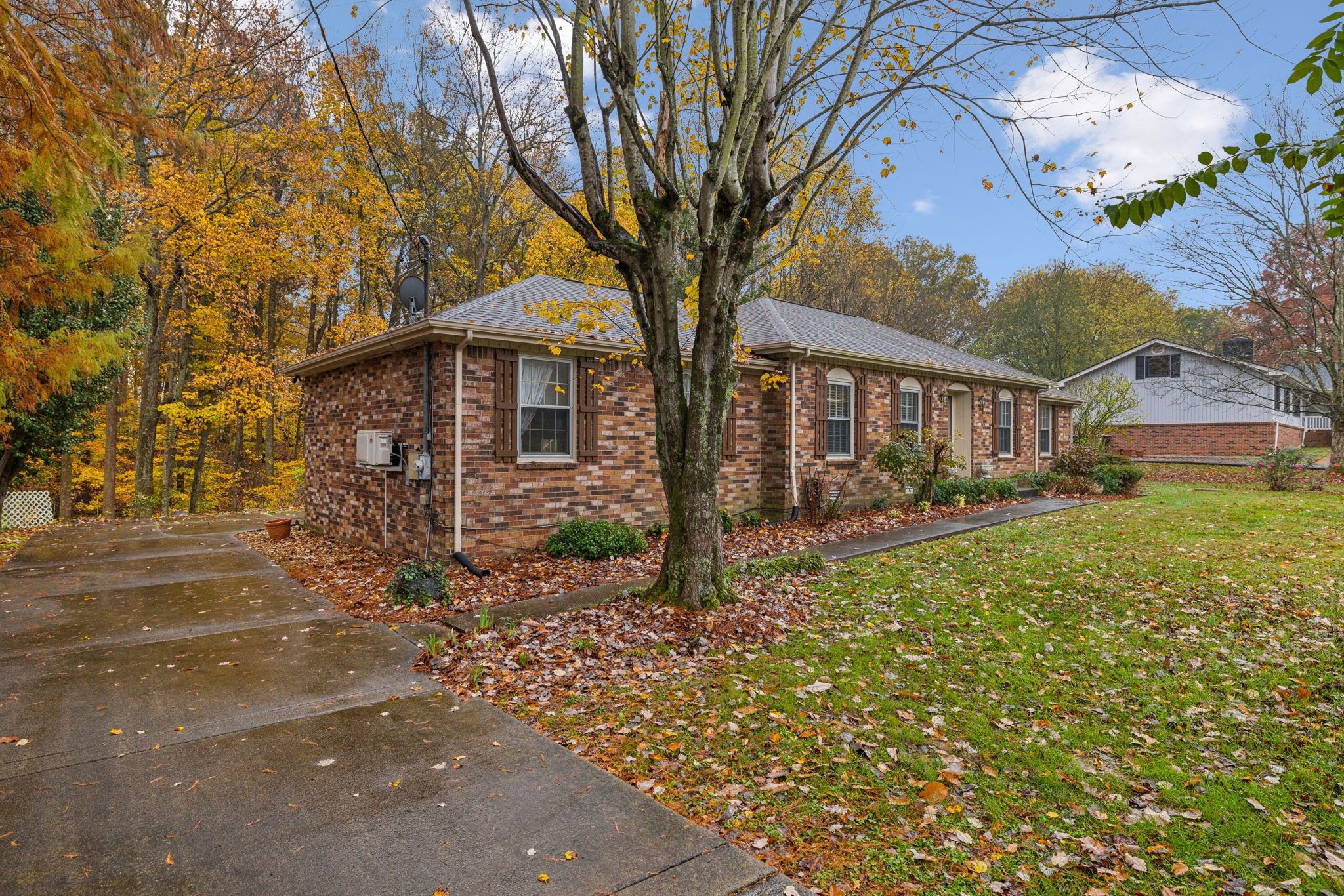 112 Knollwood Ct Property Photo 3