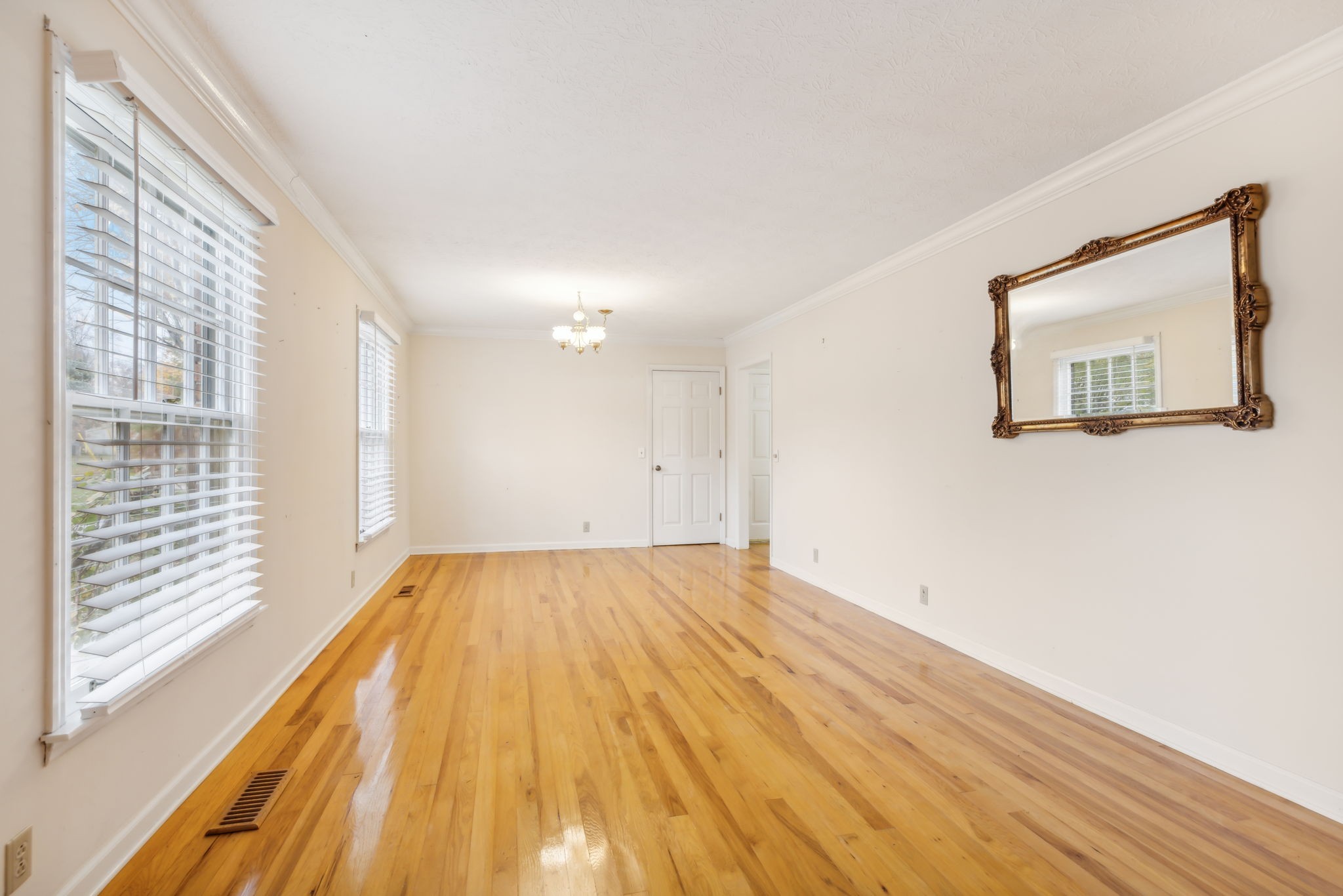 112 Knollwood Ct Property Photo 6